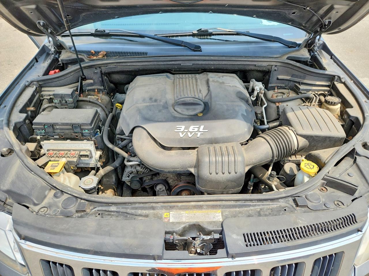 2012 Jeep Grand Cherokee Laredo Gray vin: 1C4RJFAG9CC281379