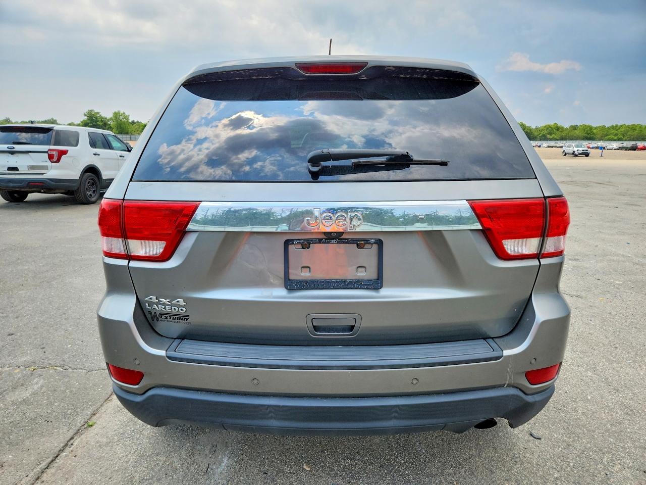 2012 Jeep Grand Cherokee Laredo Gray vin: 1C4RJFAG9CC281379