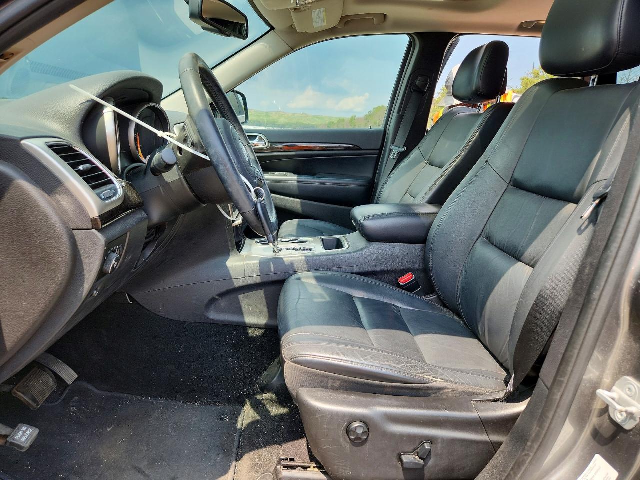 2012 Jeep Grand Cherokee Laredo Gray vin: 1C4RJFAG9CC281379