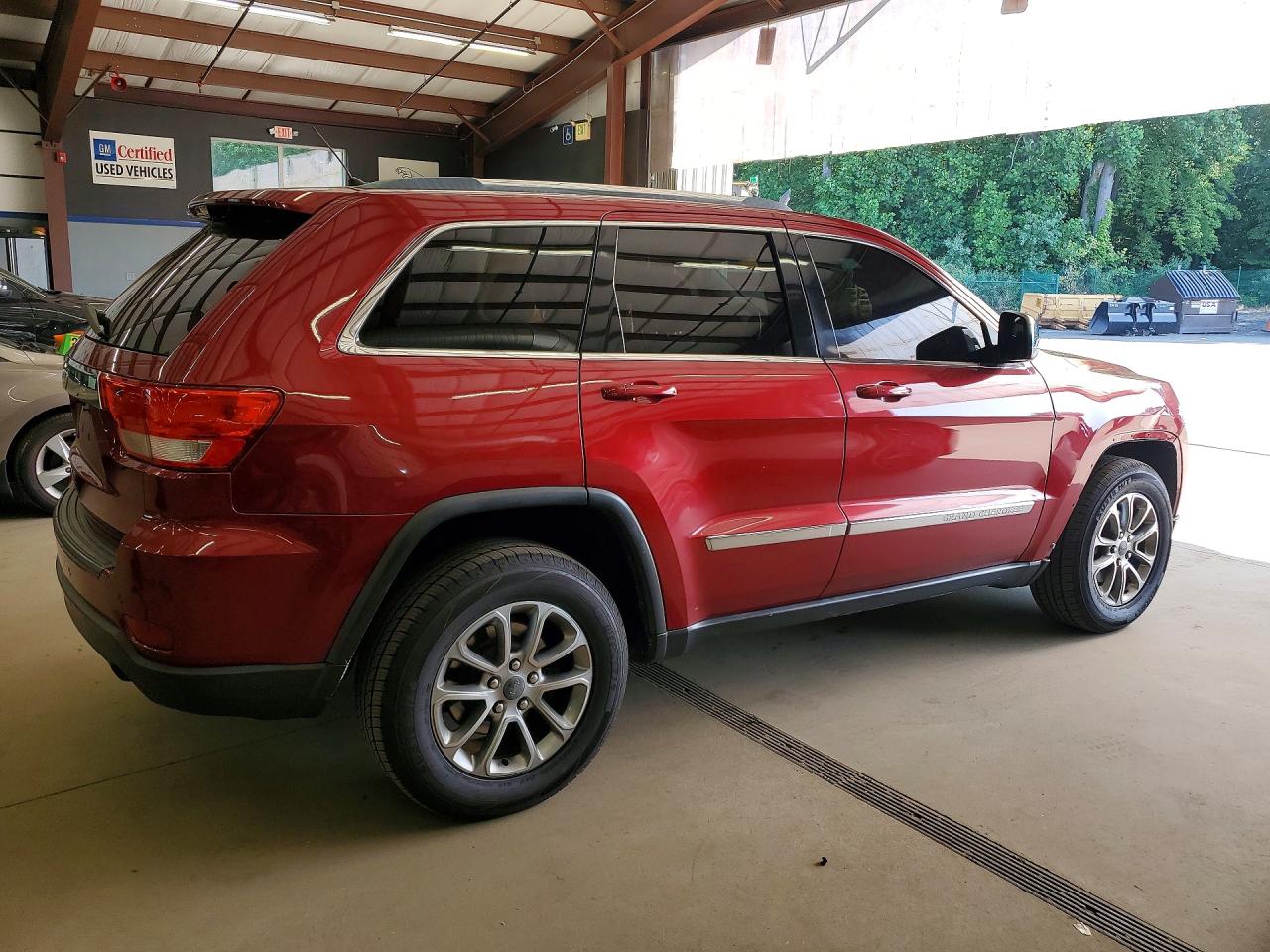 2012 Jeep Grand Cherokee Laredo Красный vin: 1C4RJFAG9CC296884
