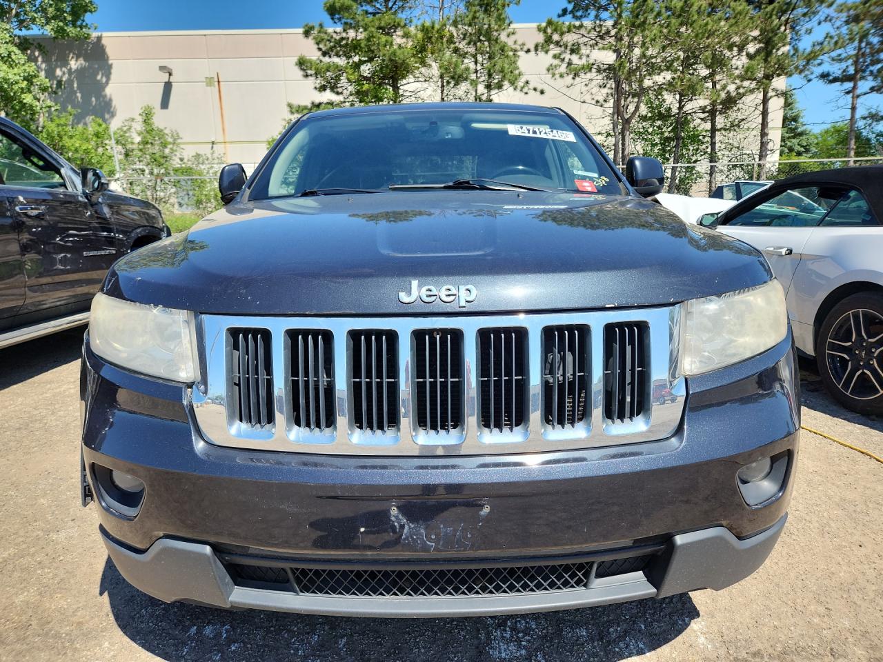 2012 Jeep Grand Cherokee Laredo Серый vin: 1C4RJFAG9CC299333 Damage: Hood, Chipped, 3