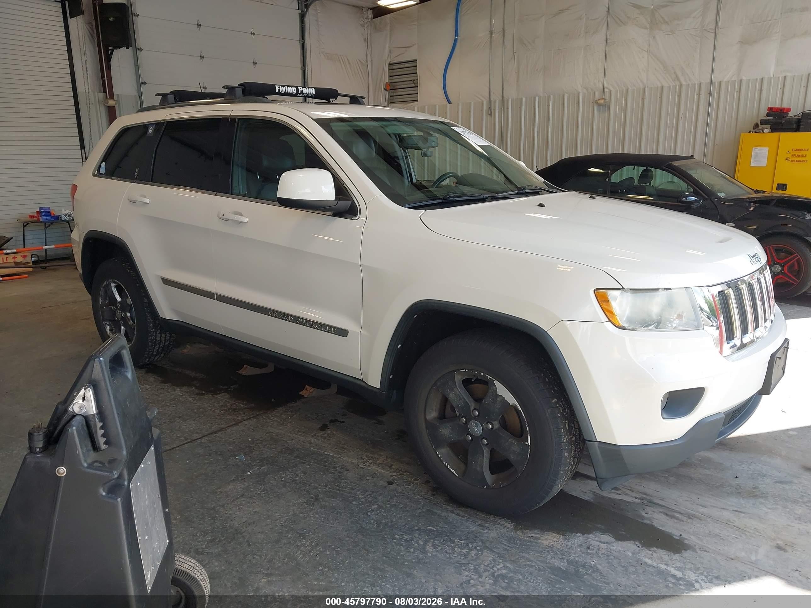 2012 Jeep Grand Cherokee Laredo Белый vin: 1C4RJFAG9CC332766