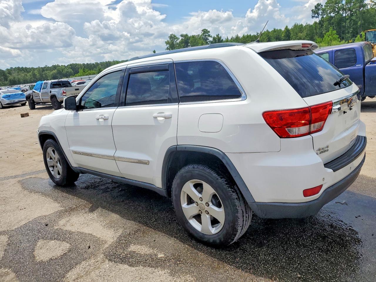 2013 Jeep Grand Cherokee Laredo White vin: 1C4RJFAG9DC513576