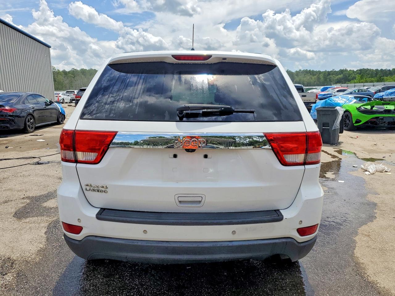 2013 Jeep Grand Cherokee Laredo White vin: 1C4RJFAG9DC513576
