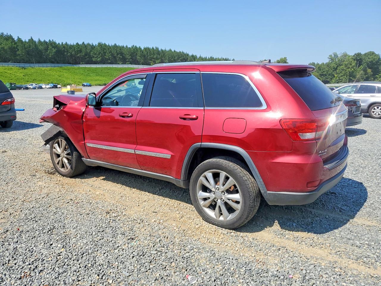 2013 Jeep Grand Cherokee Laredo Red vin: 1C4RJFAG9DC537313