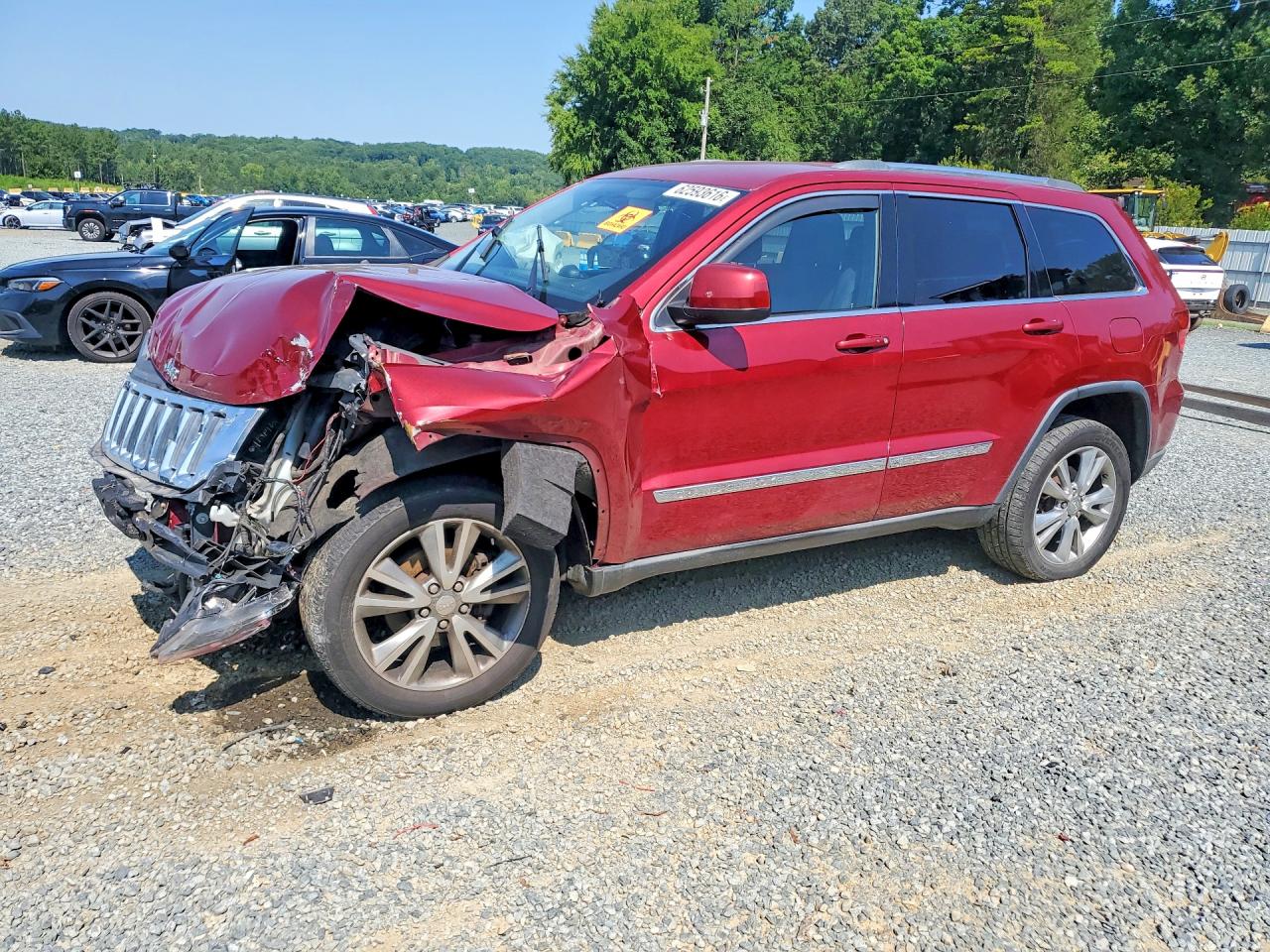 2013 Jeep Grand Cherokee Laredo Red vin: 1C4RJFAG9DC537313