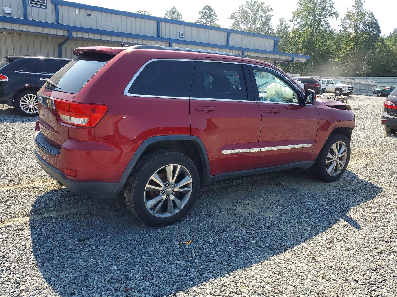 2013 Jeep Grand Cherokee Laredo Red vin: 1C4RJFAG9DC537313