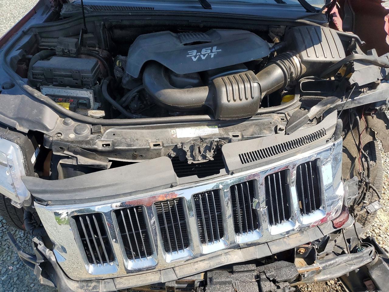 2013 Jeep Grand Cherokee Laredo Red vin: 1C4RJFAG9DC537313