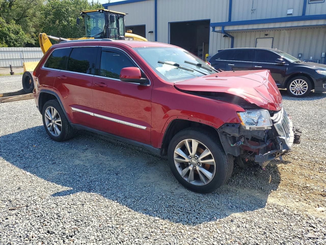 2013 Jeep Grand Cherokee Laredo Red vin: 1C4RJFAG9DC537313