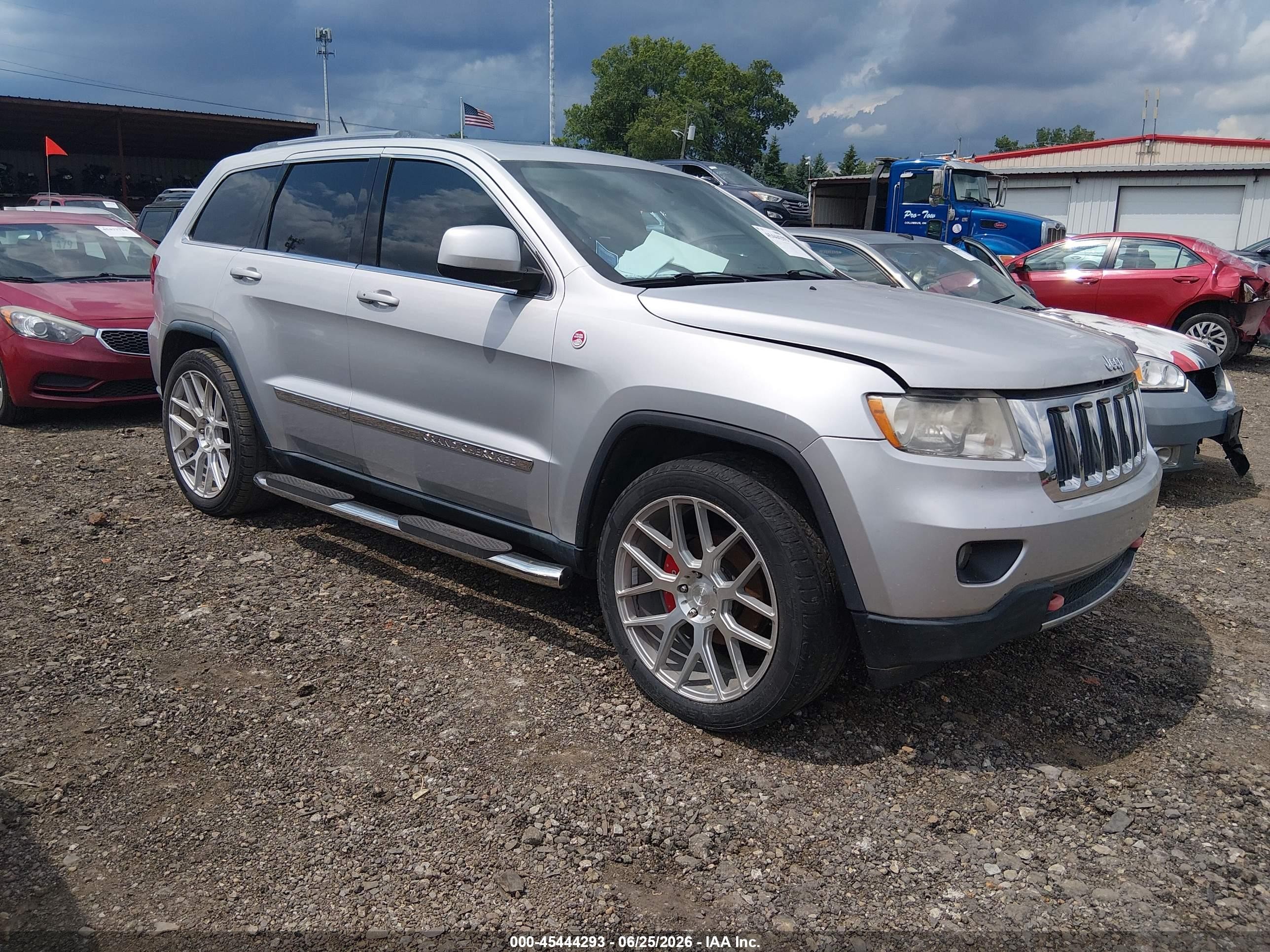2013 Jeep Grand Cherokee Laredo Silver vin: 1C4RJFAG9DC544827