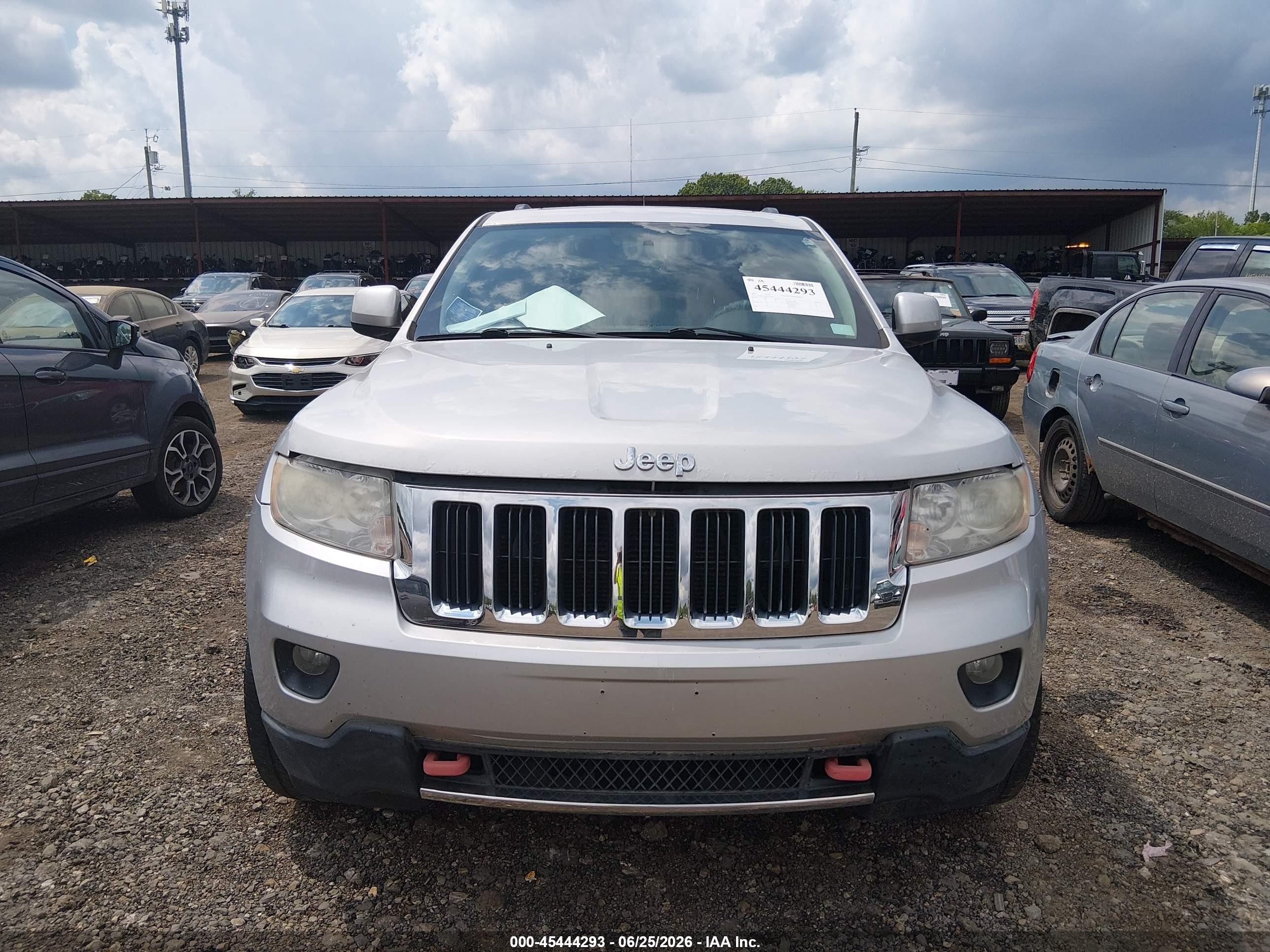 2013 Jeep Grand Cherokee Laredo Silver vin: 1C4RJFAG9DC544827