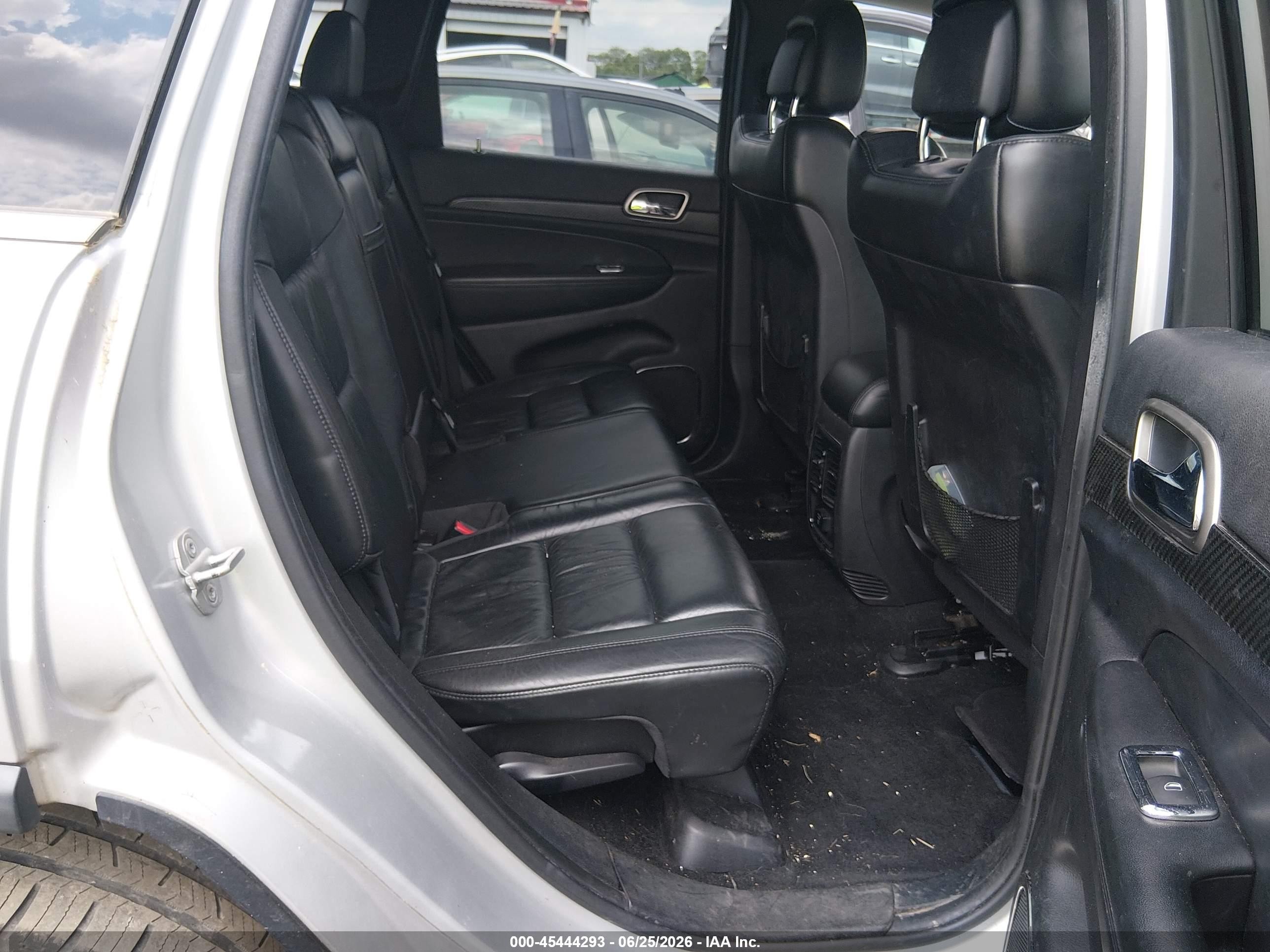 2013 Jeep Grand Cherokee Laredo Silver vin: 1C4RJFAG9DC544827