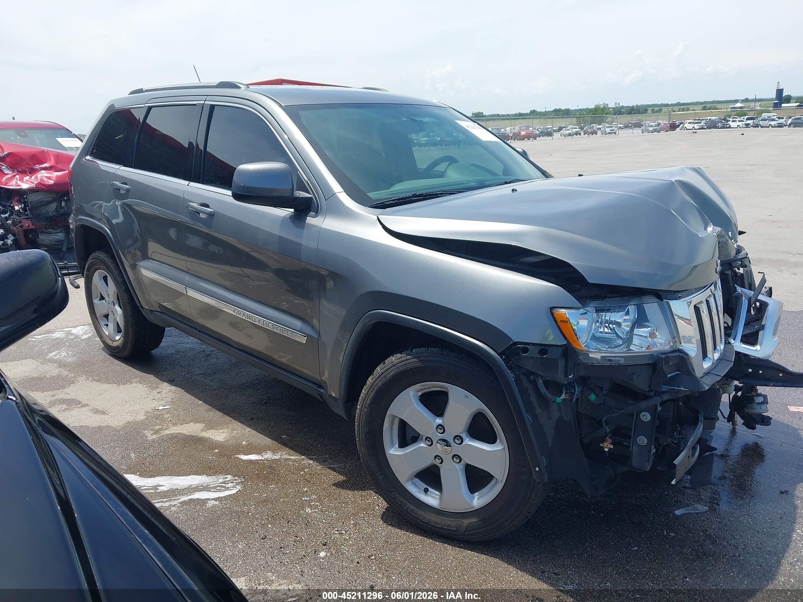 2013 Jeep Grand Cherokee Laredo Gray vin: 1C4RJFAG9DC553057