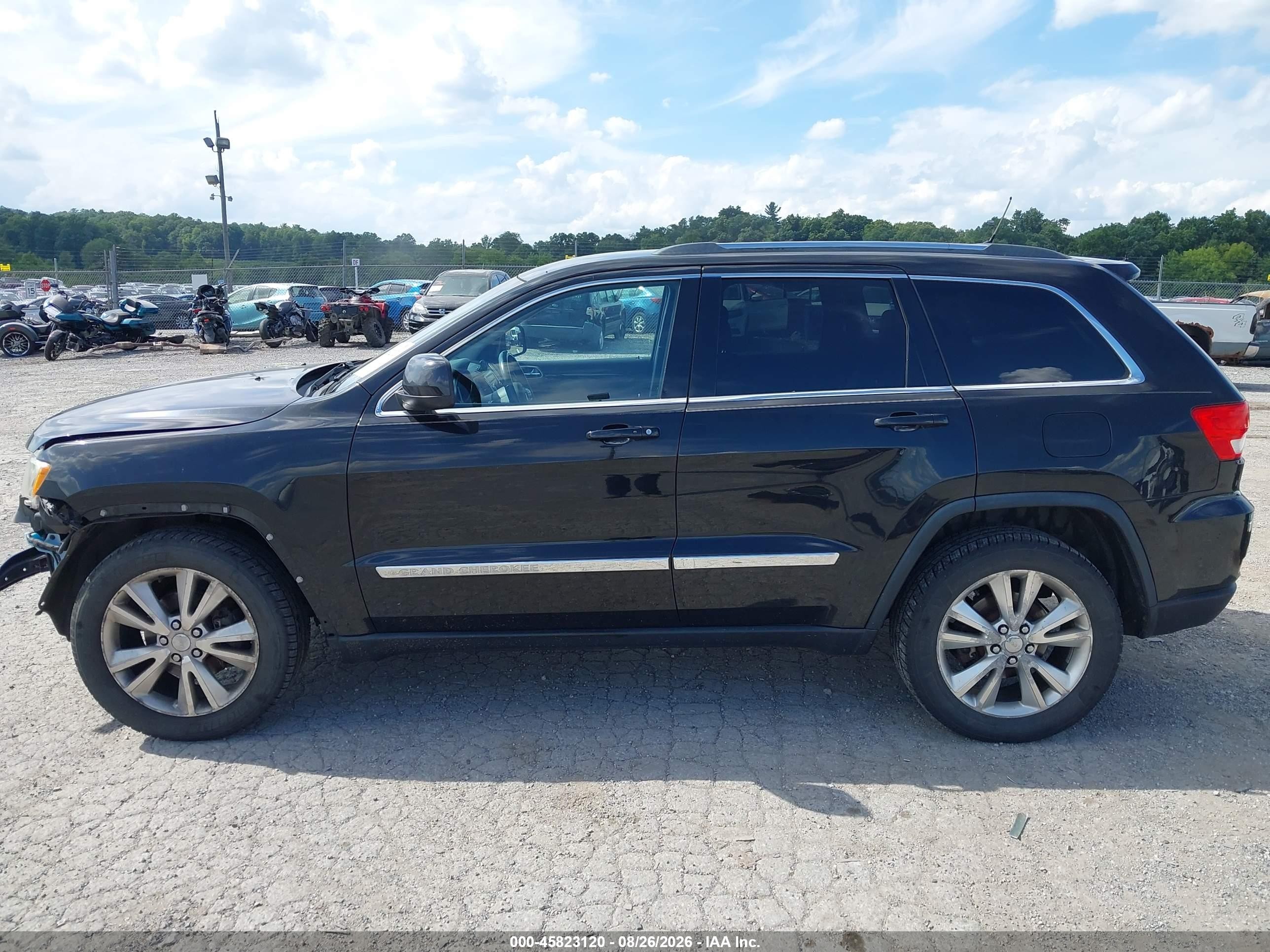 2013 Jeep Grand Cherokee Laredo Black vin: 1C4RJFAG9DC587189