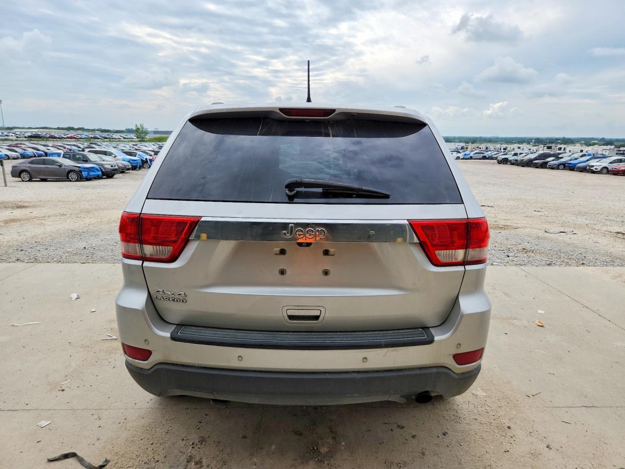 2013 Jeep Grand Cherokee Laredo Silver vin: 1C4RJFAG9DC595079