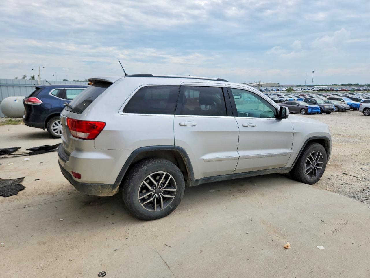 2013 Jeep Grand Cherokee Laredo Silver vin: 1C4RJFAG9DC595079