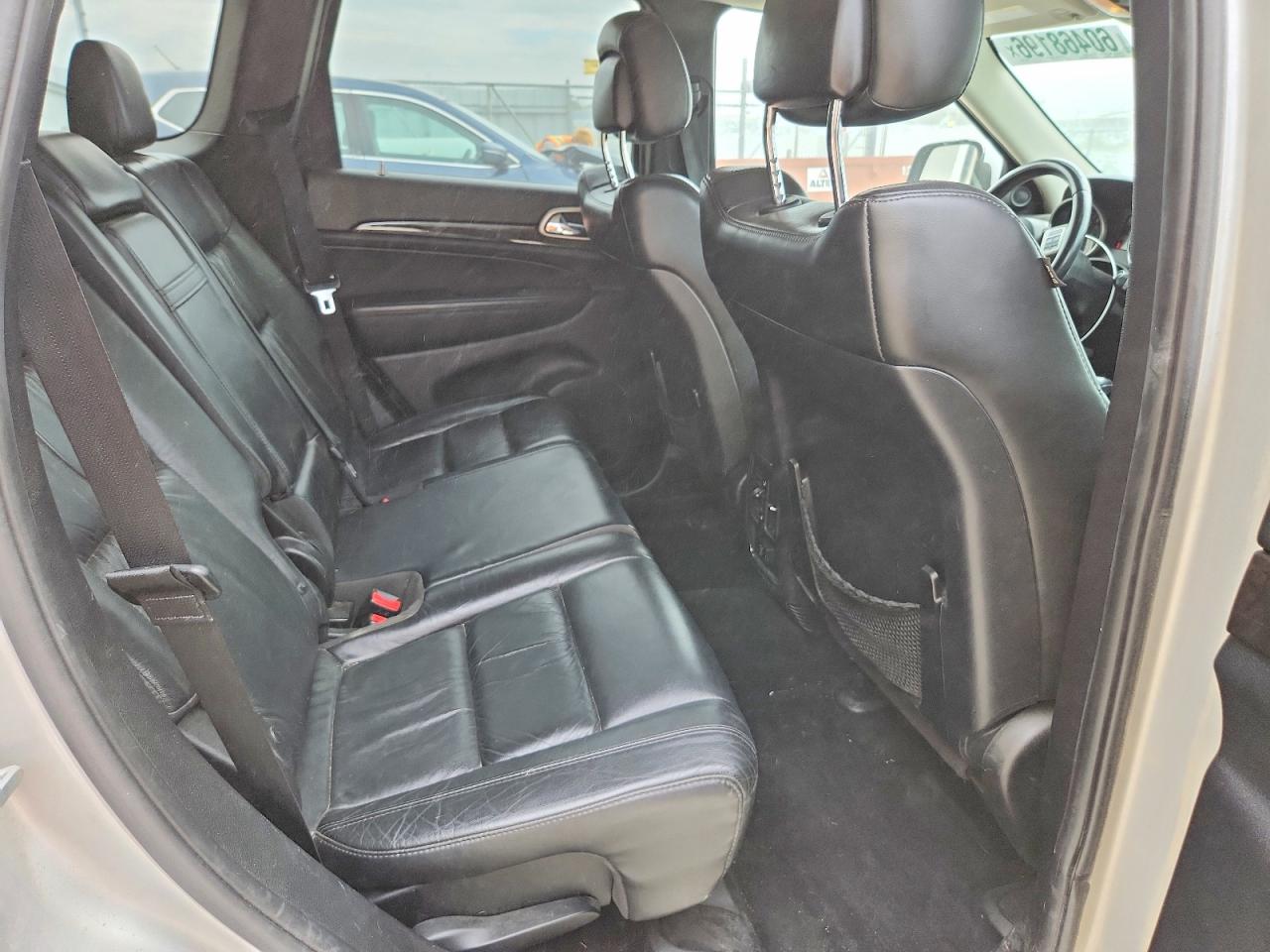 2013 Jeep Grand Cherokee Laredo Silver vin: 1C4RJFAG9DC595079