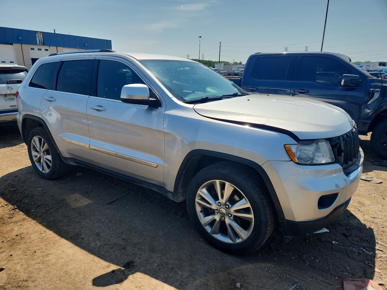 2013 Jeep Grand Cherokee Laredo Gray vin: 1C4RJFAG9DC606873