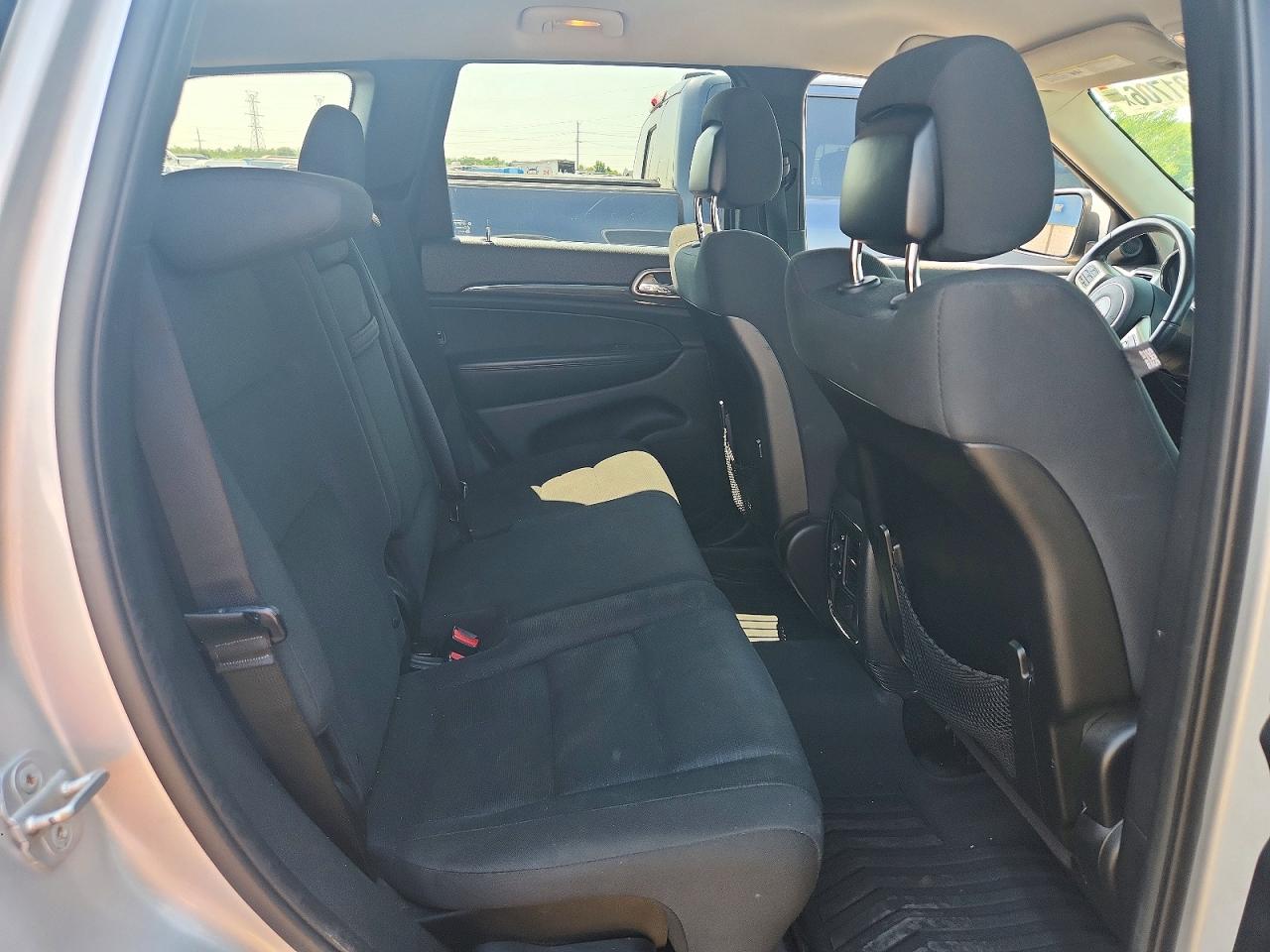 2013 Jeep Grand Cherokee Laredo Gray vin: 1C4RJFAG9DC606873