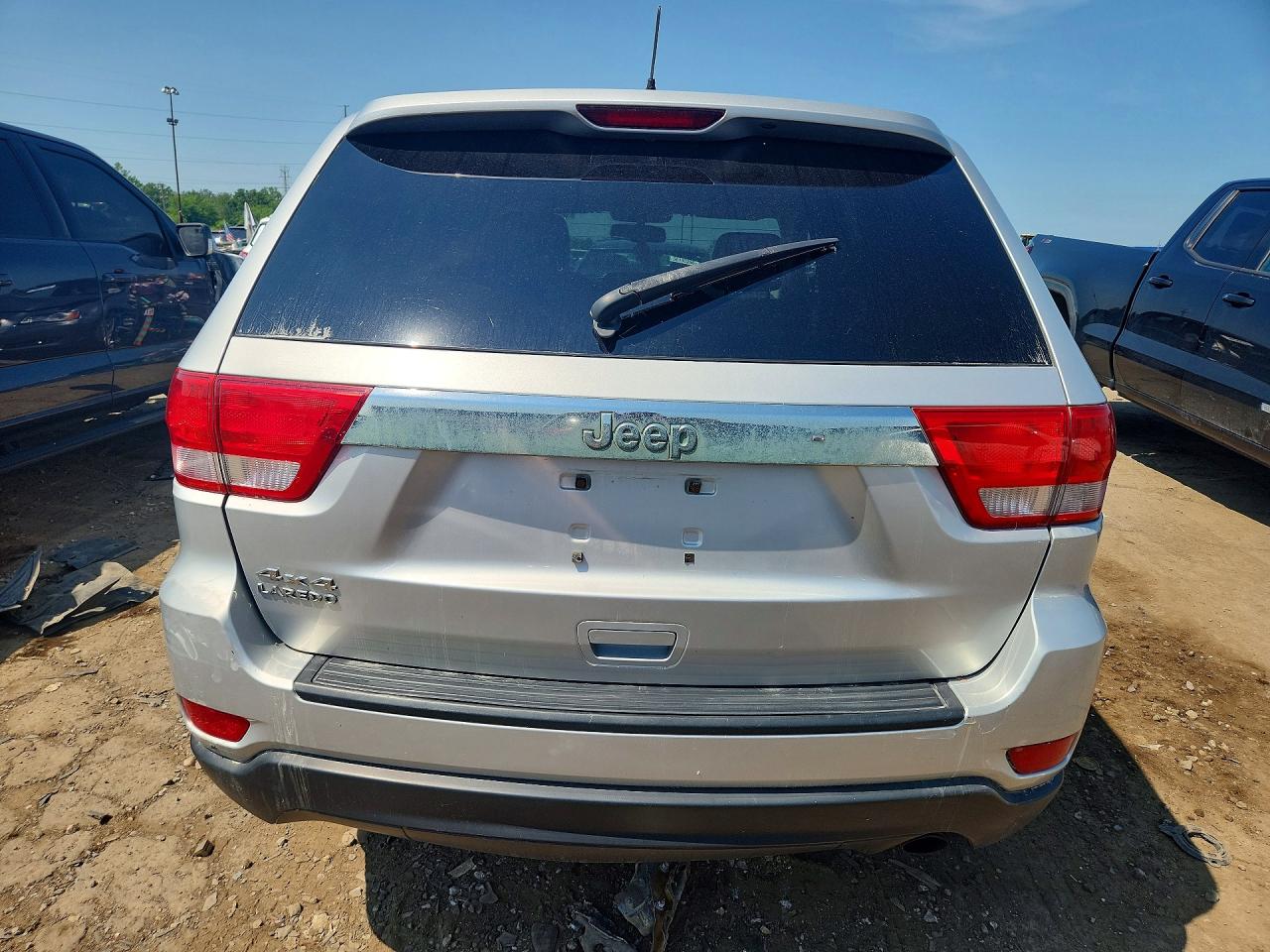 2013 Jeep Grand Cherokee Laredo Gray vin: 1C4RJFAG9DC606873
