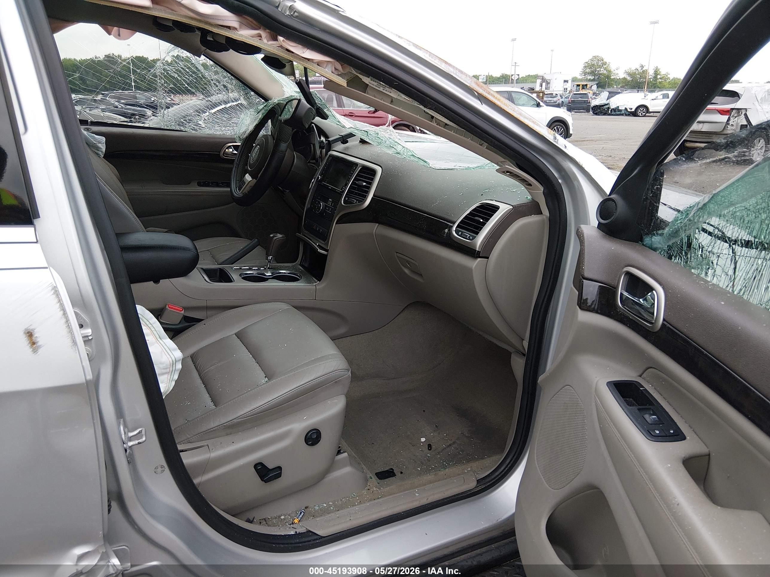 2013 Jeep Grand Cherokee Laredo Silver vin: 1C4RJFAG9DC620787