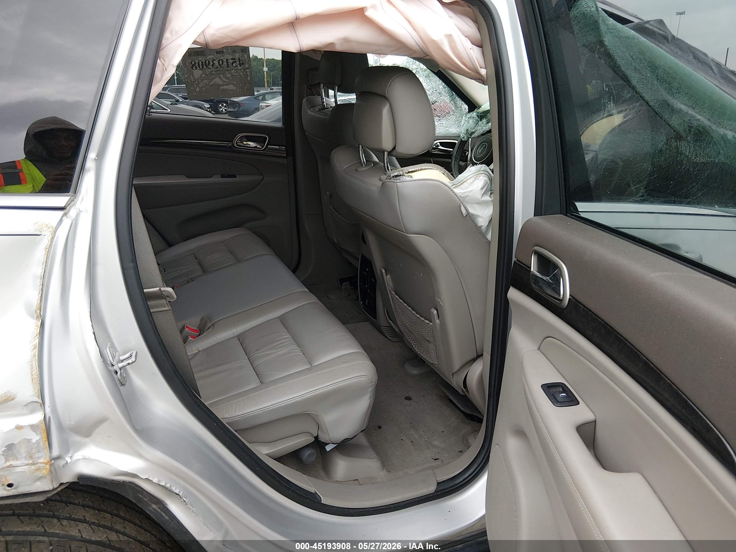 2013 Jeep Grand Cherokee Laredo Silver vin: 1C4RJFAG9DC620787