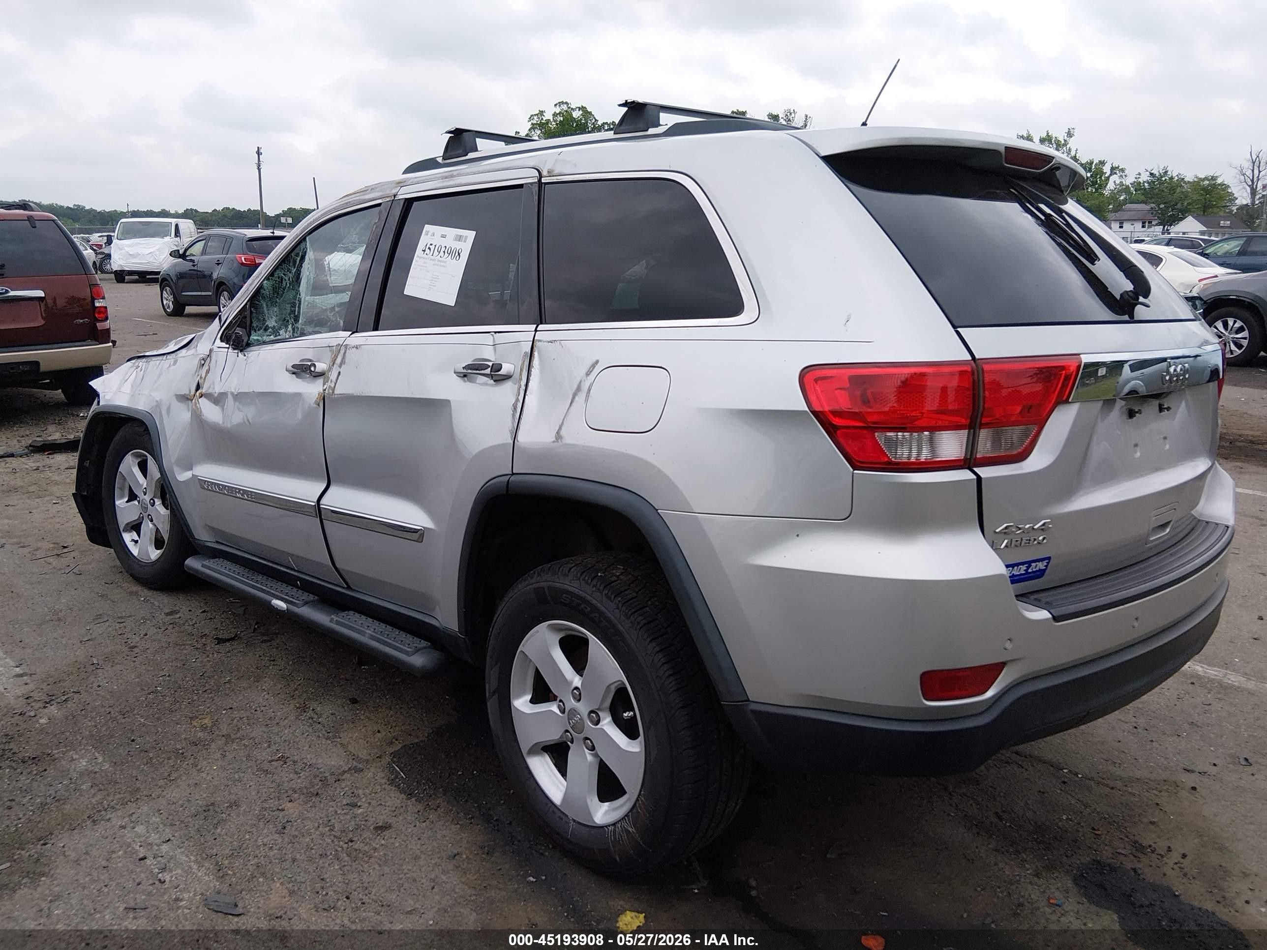 2013 Jeep Grand Cherokee Laredo Silver vin: 1C4RJFAG9DC620787