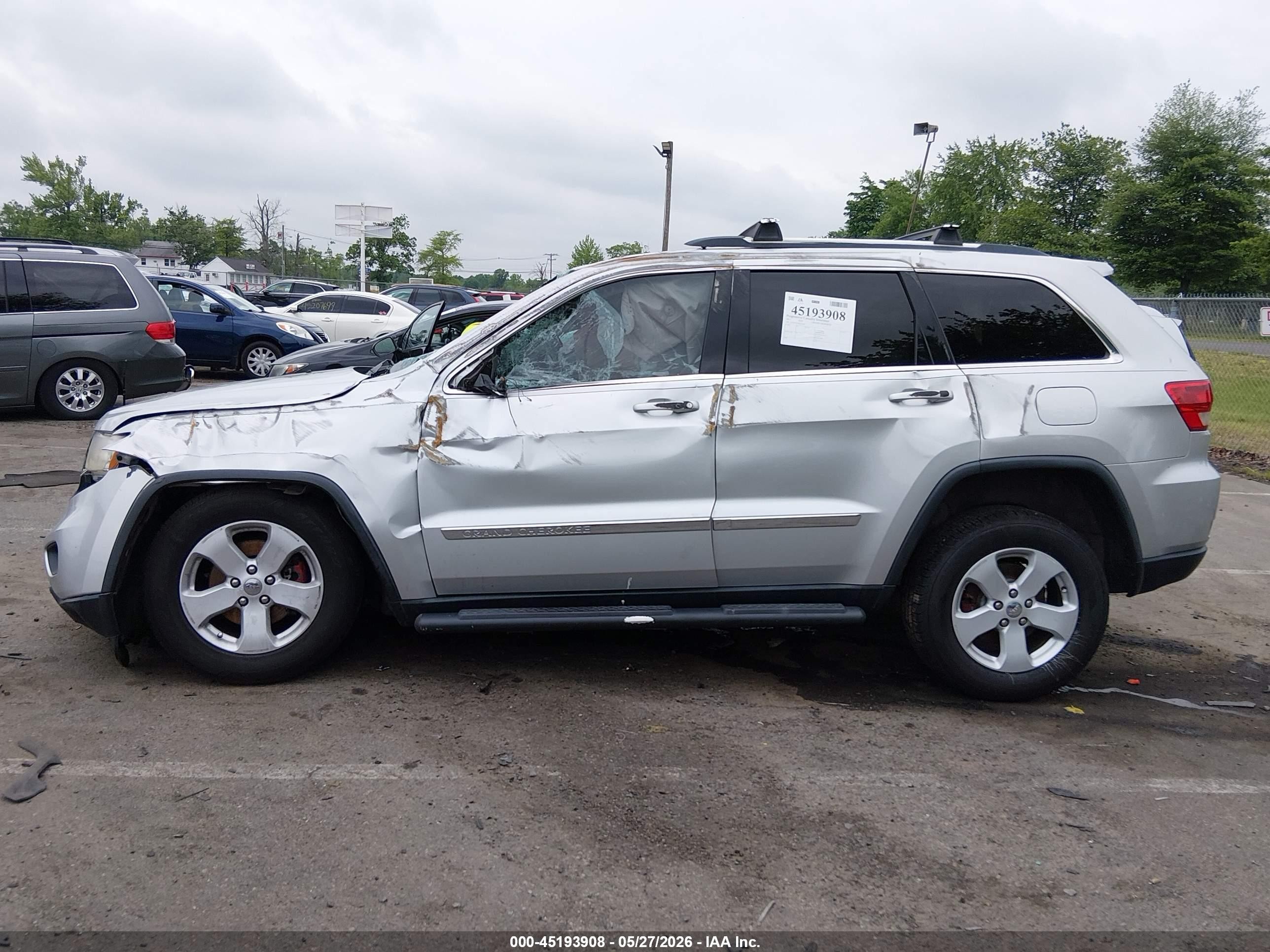 2013 Jeep Grand Cherokee Laredo Silver vin: 1C4RJFAG9DC620787