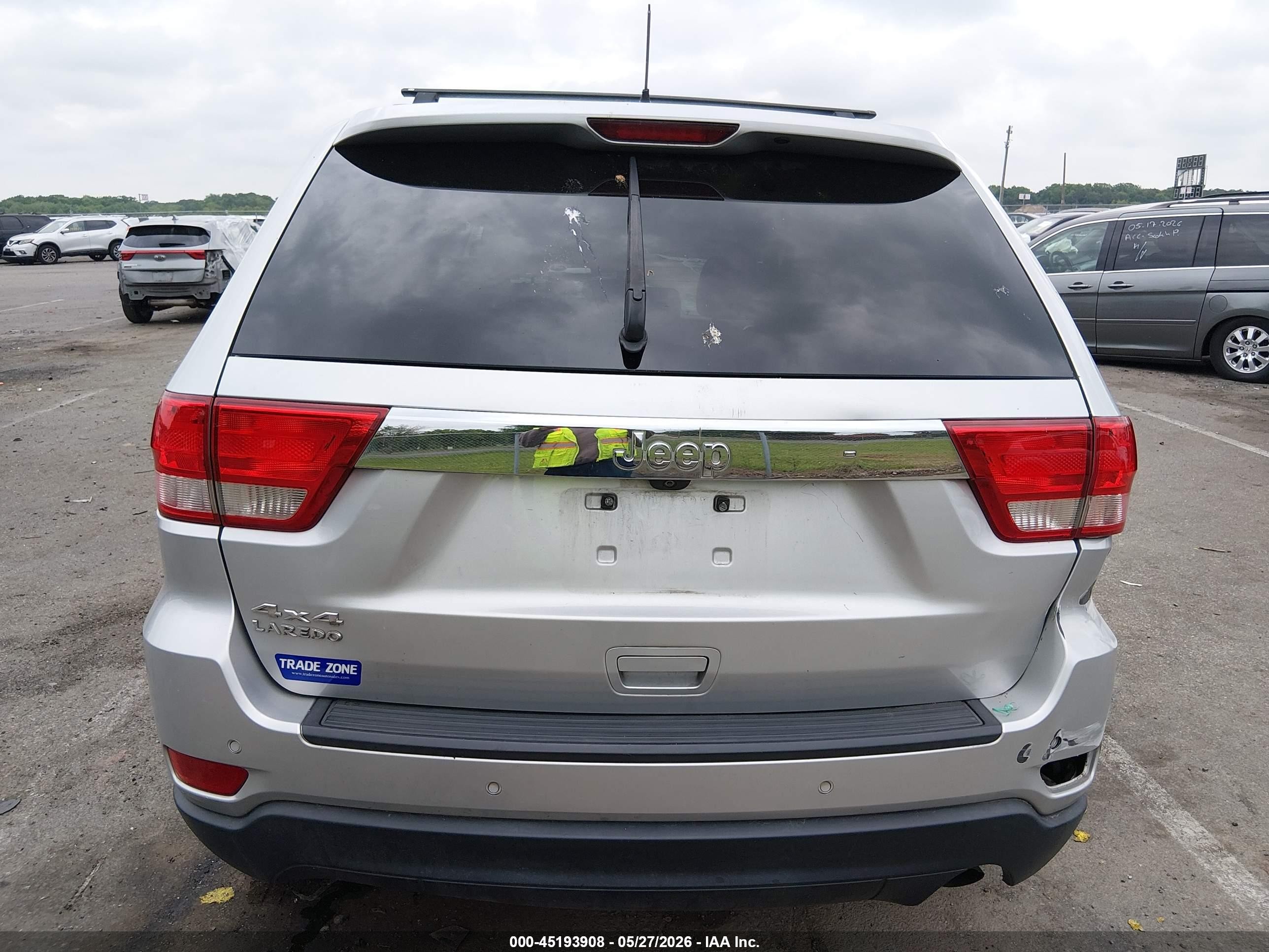 2013 Jeep Grand Cherokee Laredo Silver vin: 1C4RJFAG9DC620787