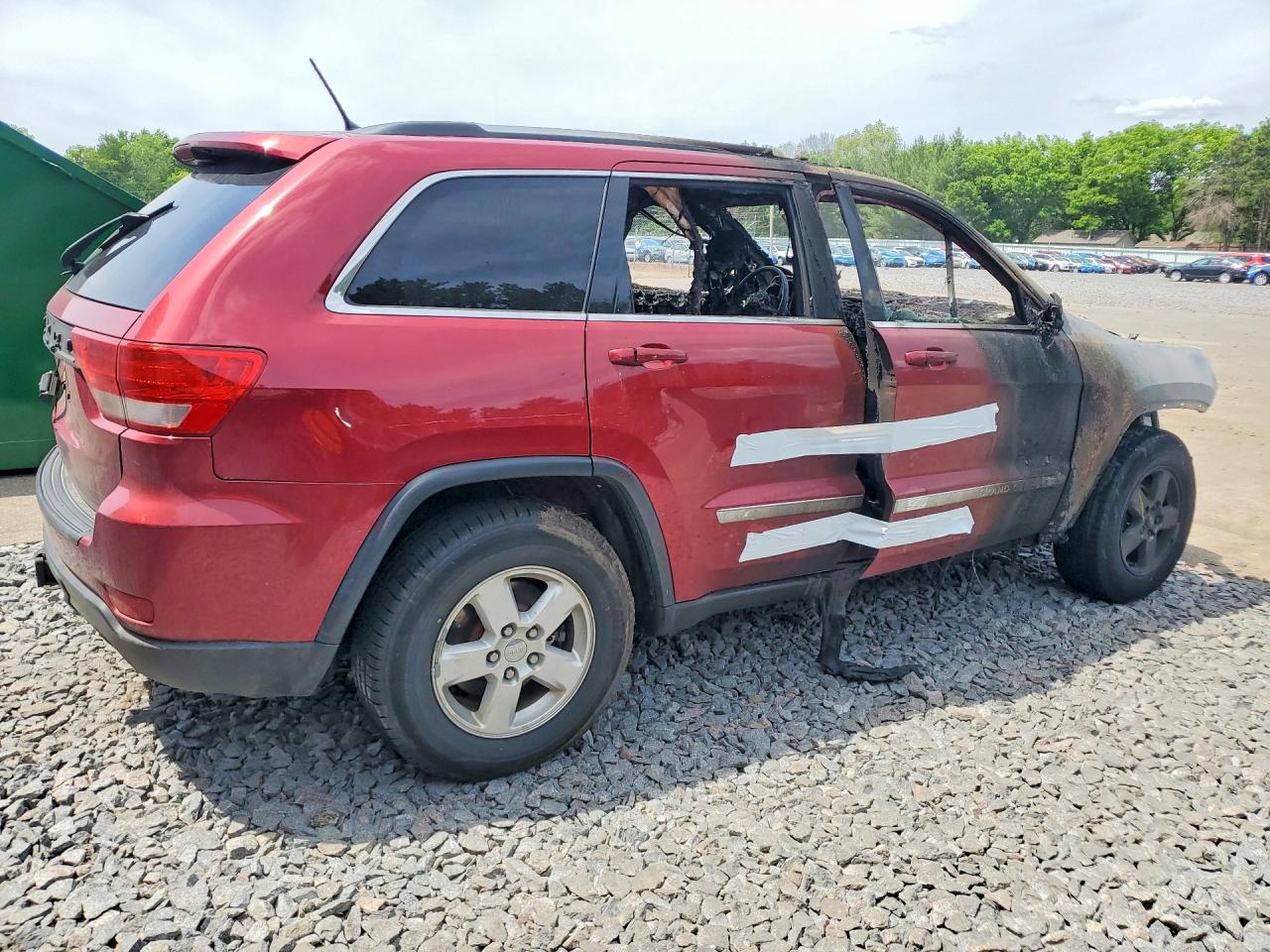 2013 Jeep Grand Cherokee Laredo Red vin: 1C4RJFAG9DC629490