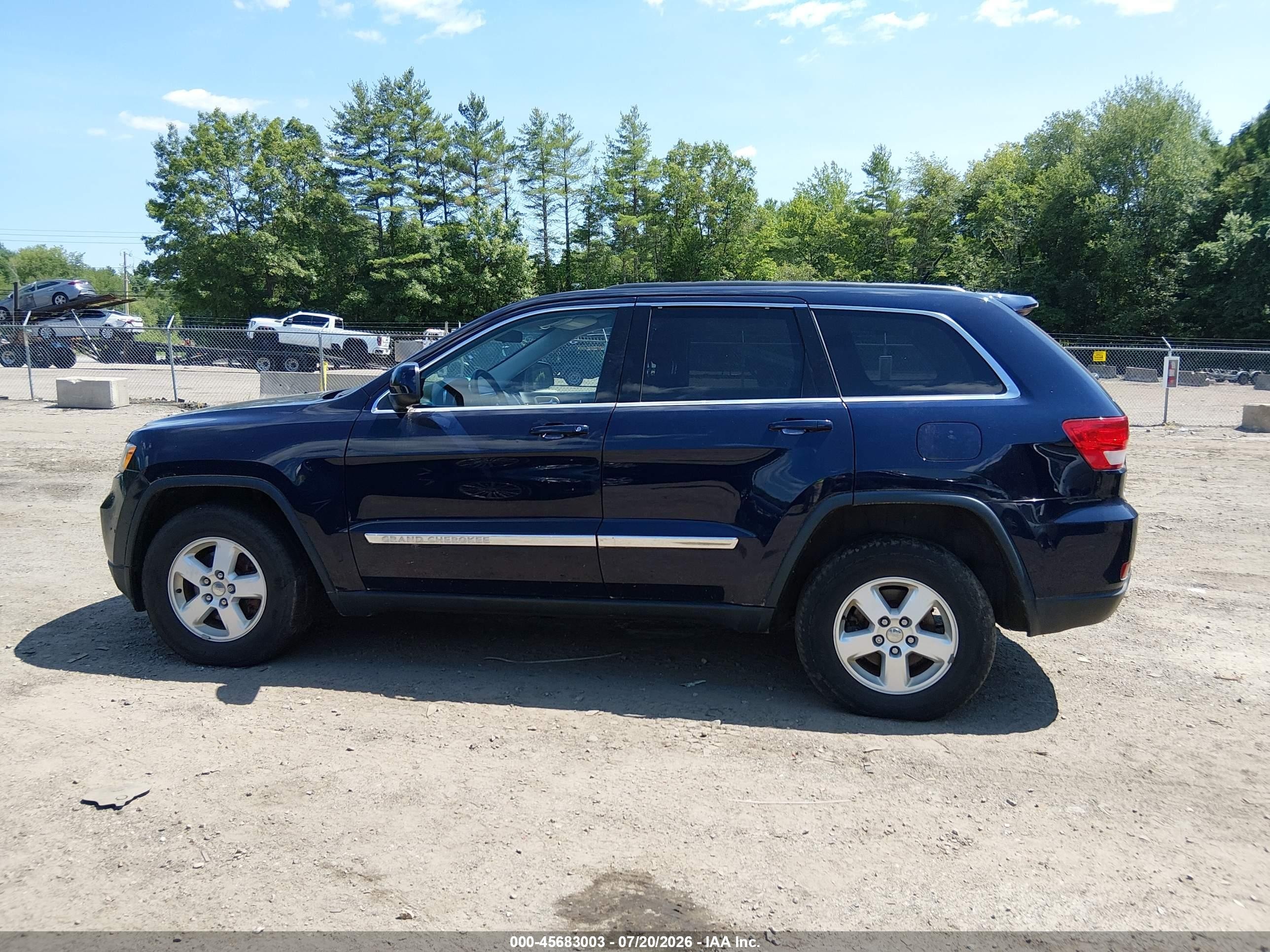 2013 Jeep Grand Cherokee Laredo Синий vin: 1C4RJFAG9DC634933