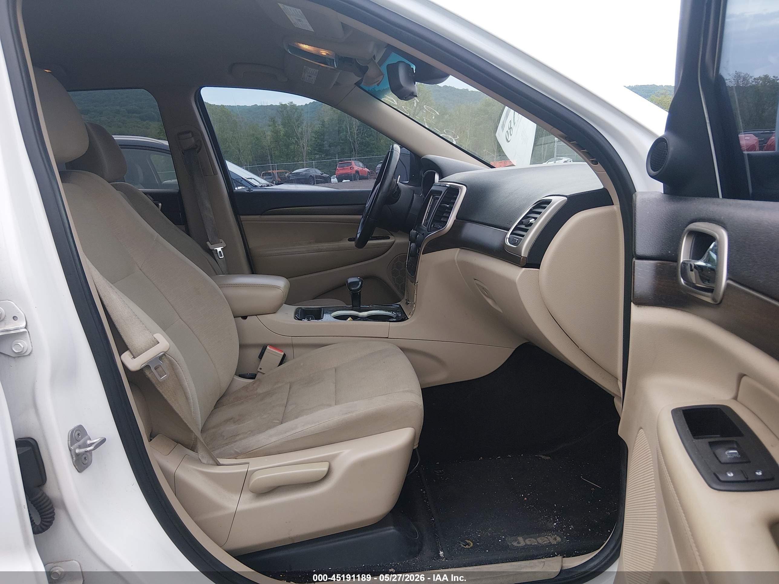 2014 Jeep Grand Cherokee Laredo Белый vin: 1C4RJFAG9EC109940