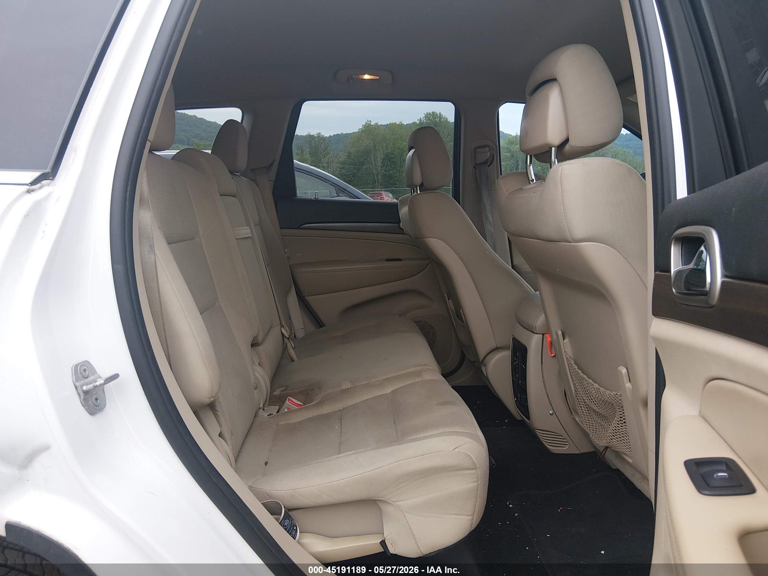2014 Jeep Grand Cherokee Laredo Белый vin: 1C4RJFAG9EC109940