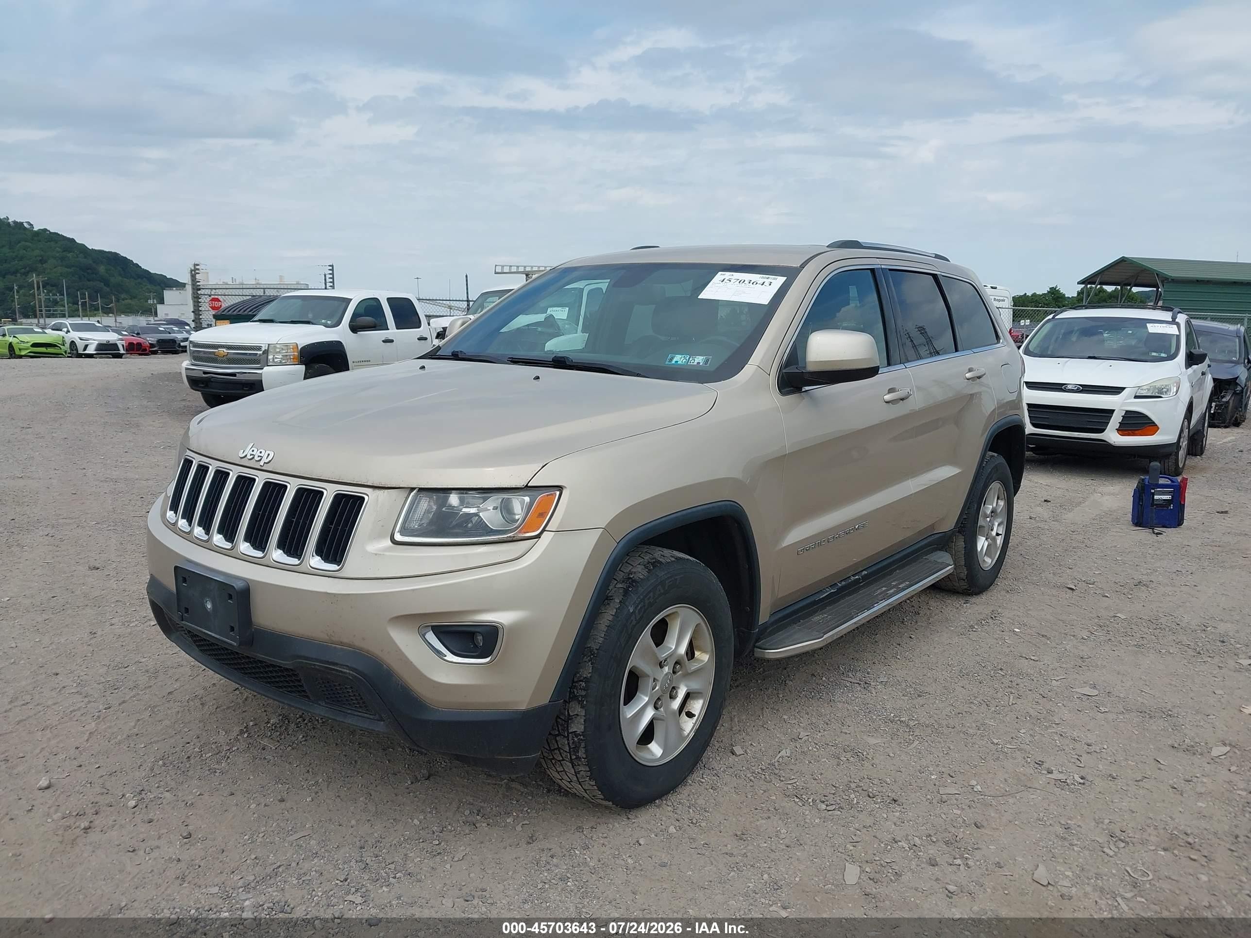 2014 Jeep Grand Cherokee Laredo Gold vin: 1C4RJFAG9EC230838