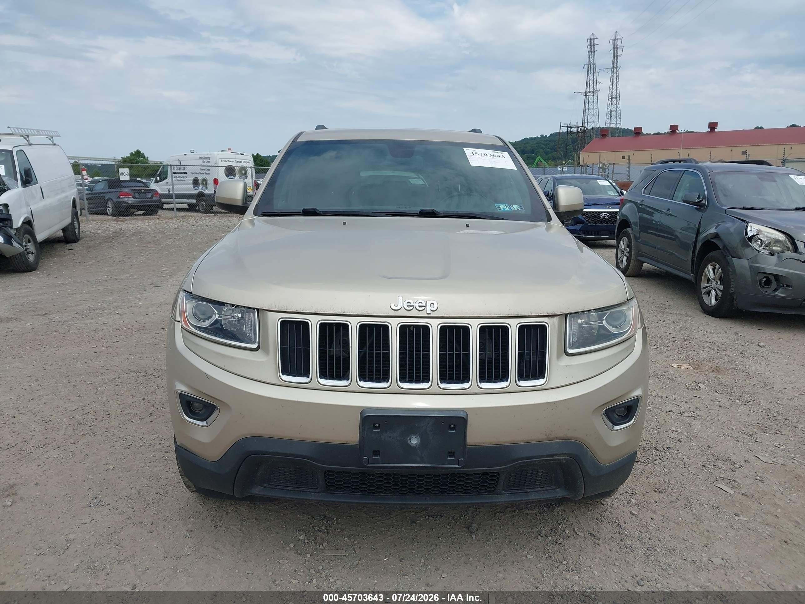 2014 Jeep Grand Cherokee Laredo Gold vin: 1C4RJFAG9EC230838