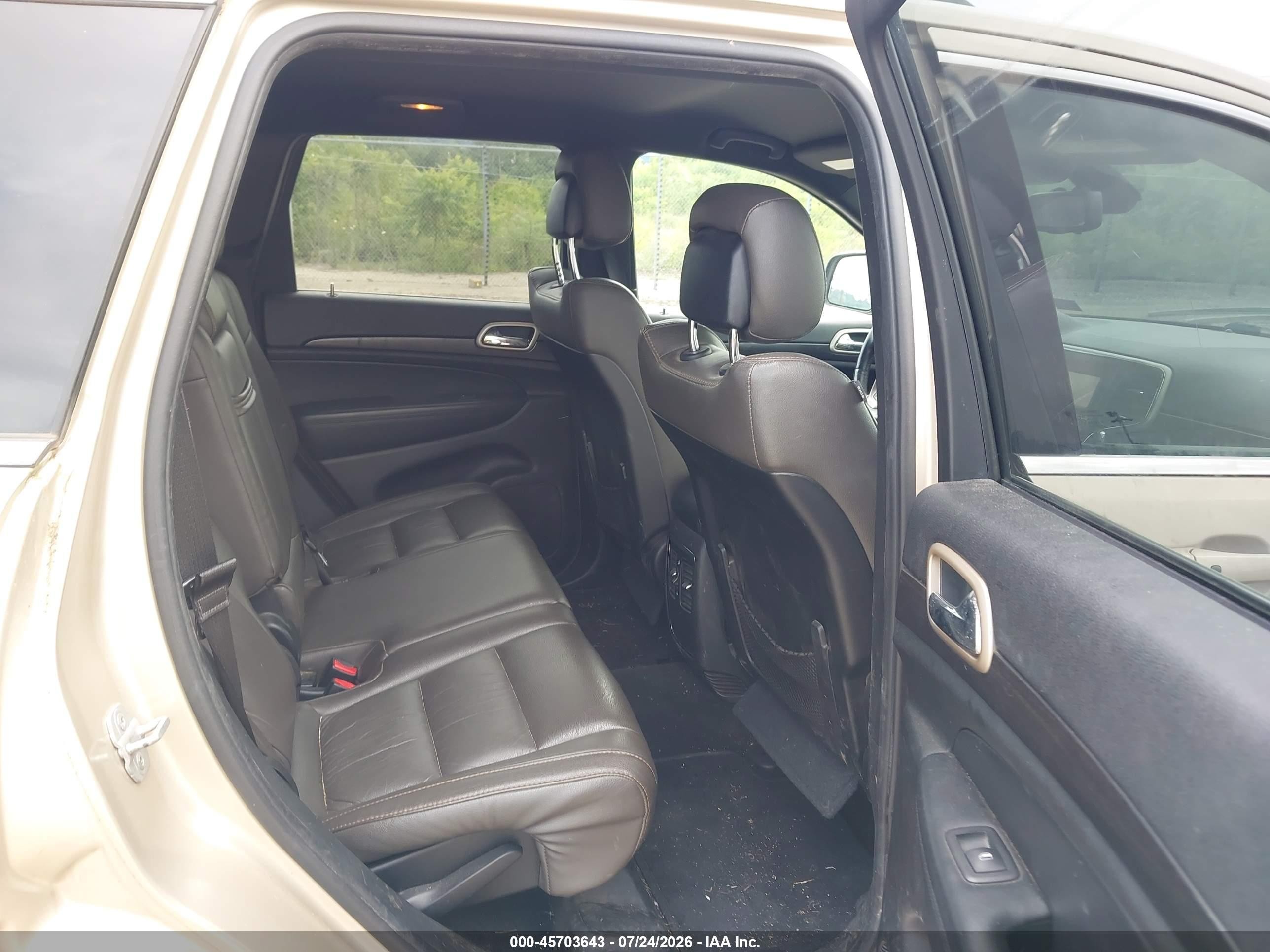 2014 Jeep Grand Cherokee Laredo Gold vin: 1C4RJFAG9EC230838