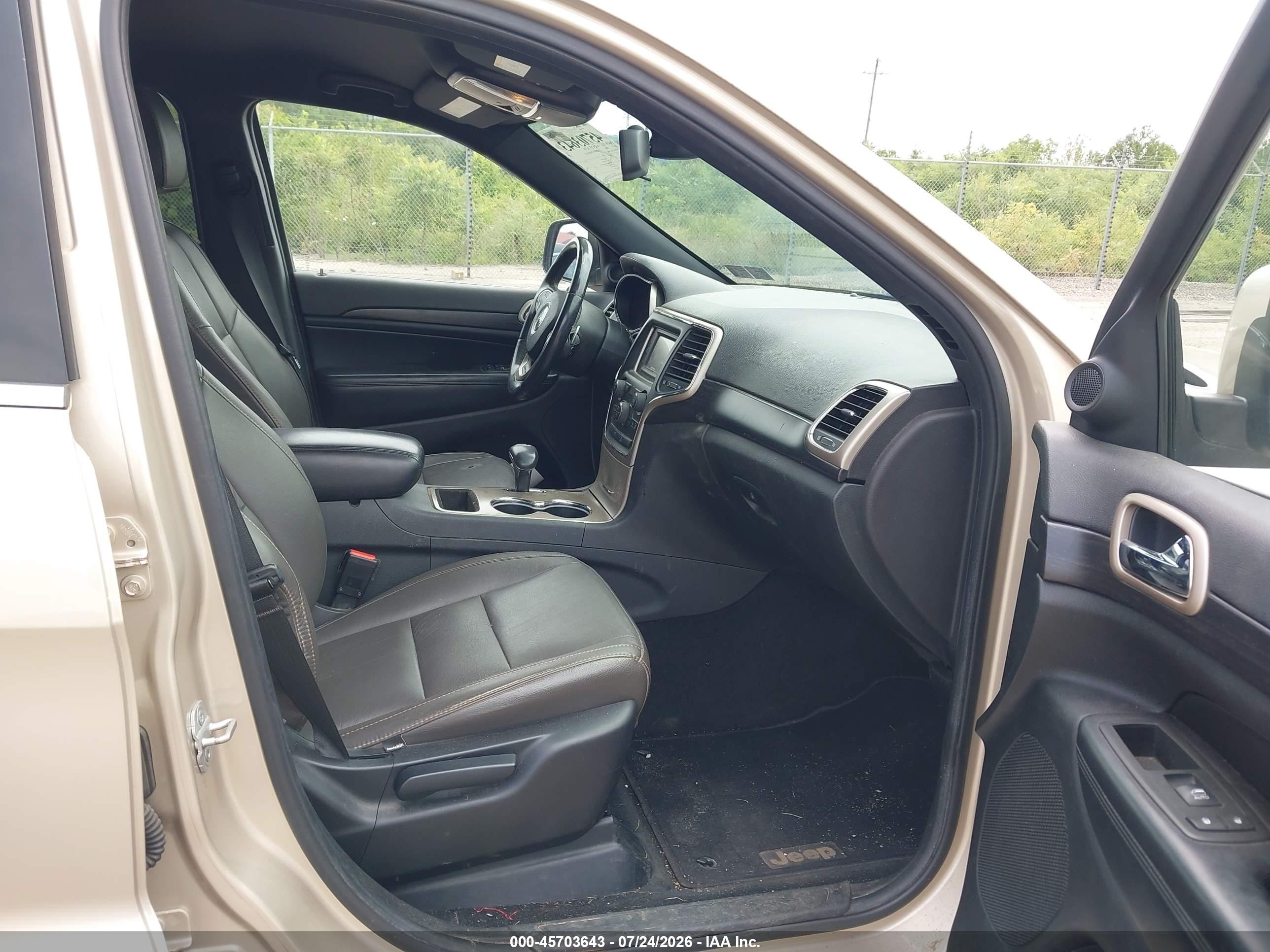 2014 Jeep Grand Cherokee Laredo Gold vin: 1C4RJFAG9EC230838