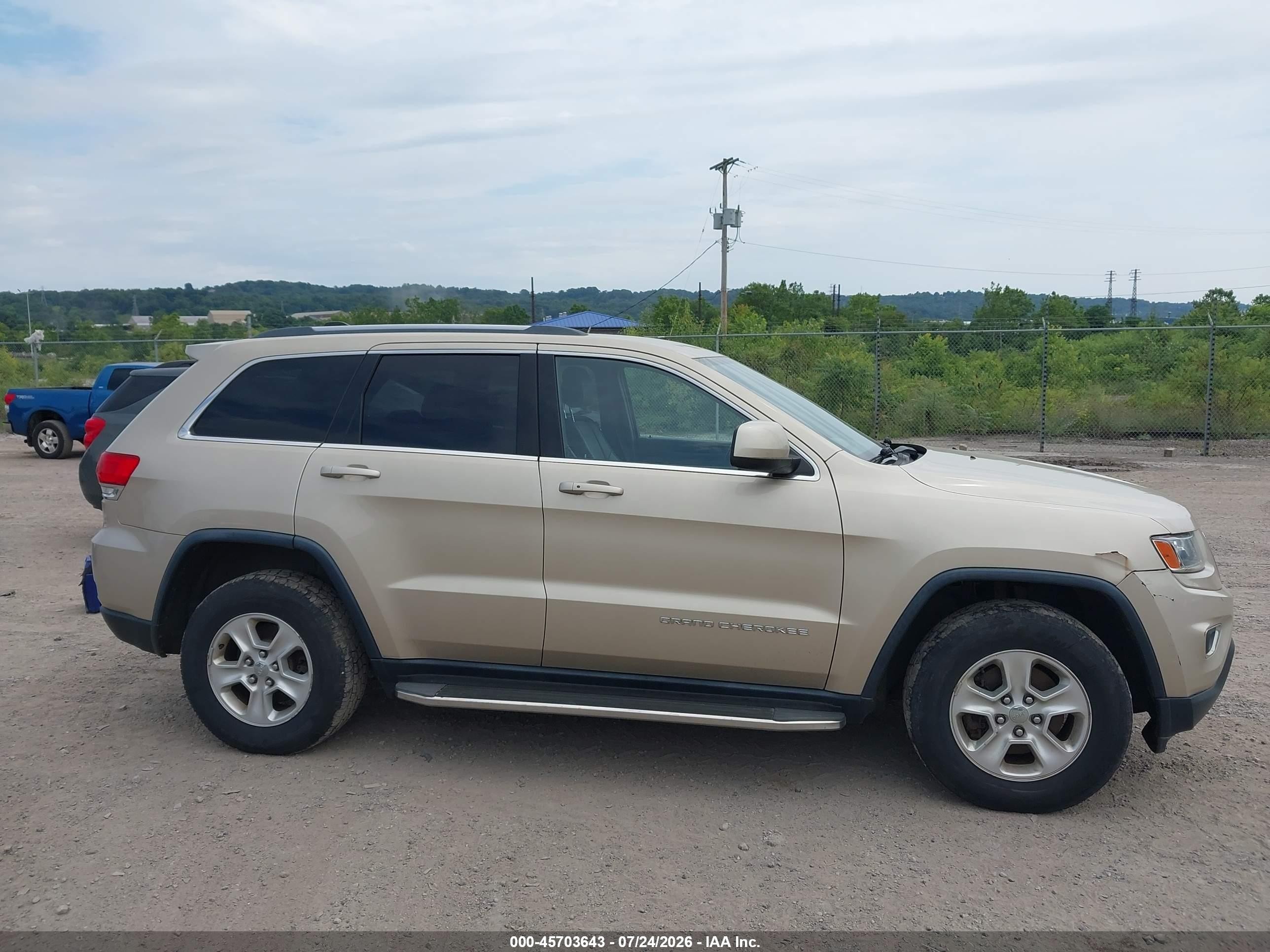 2014 Jeep Grand Cherokee Laredo Gold vin: 1C4RJFAG9EC230838