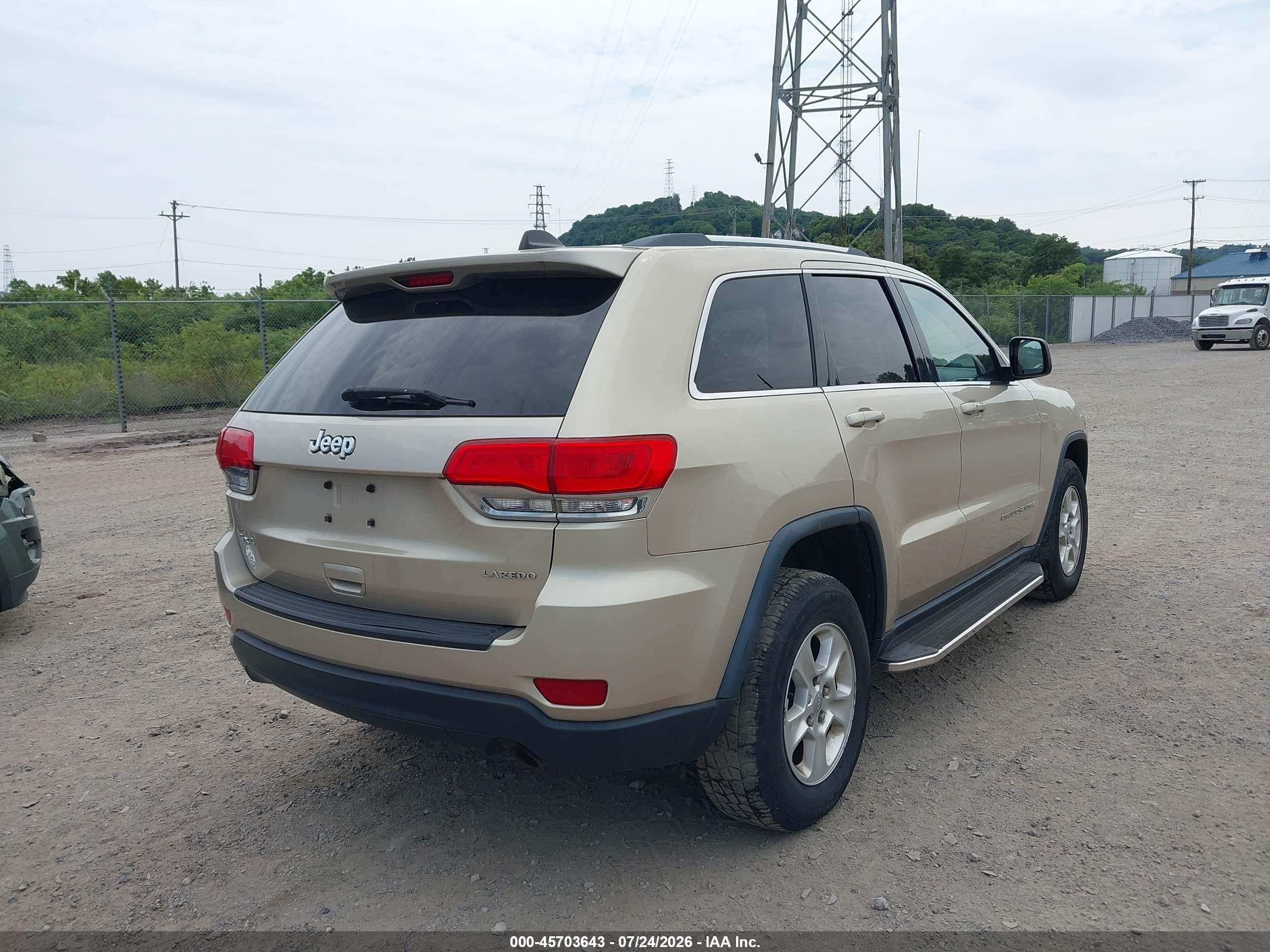 2014 Jeep Grand Cherokee Laredo Gold vin: 1C4RJFAG9EC230838