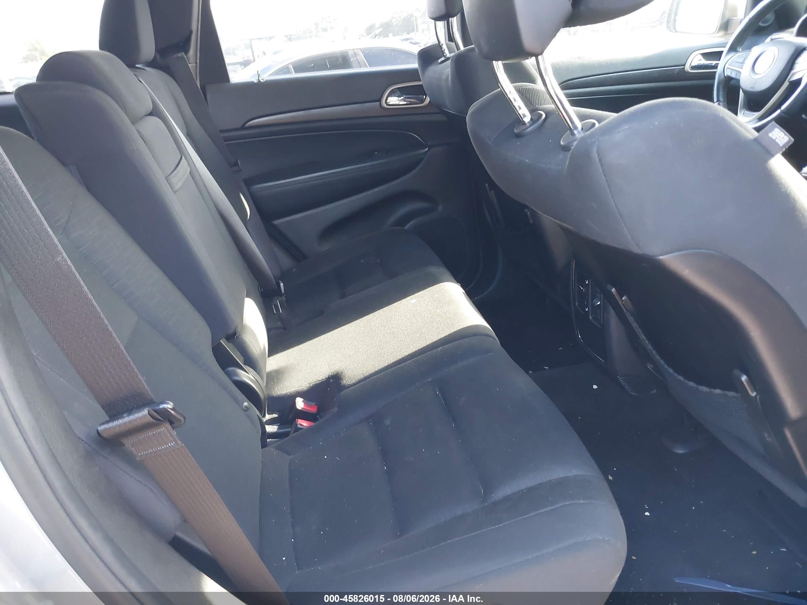 2014 Jeep Grand Cherokee Laredo Silver vin: 1C4RJFAG9EC251236