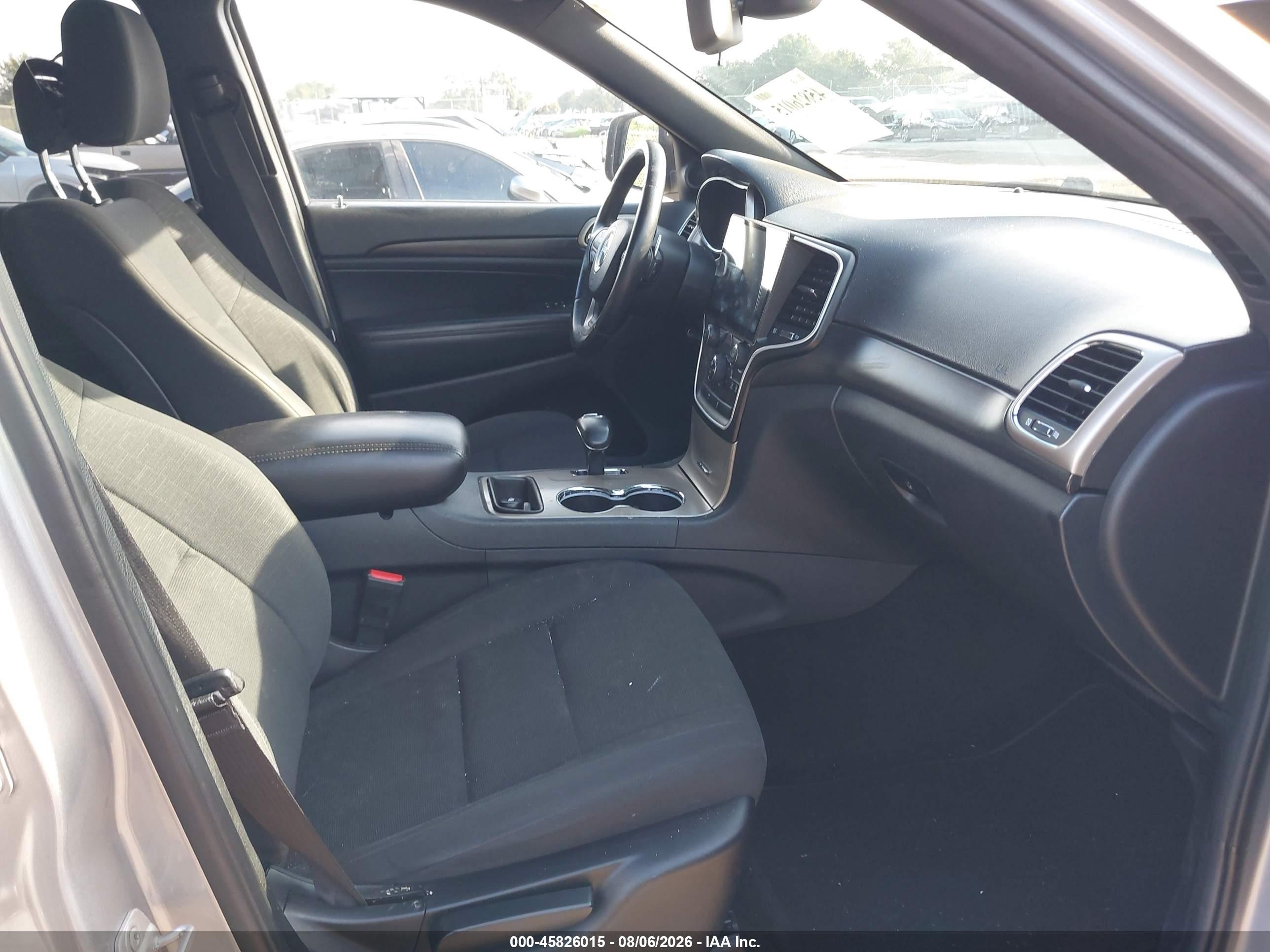 2014 Jeep Grand Cherokee Laredo Silver vin: 1C4RJFAG9EC251236