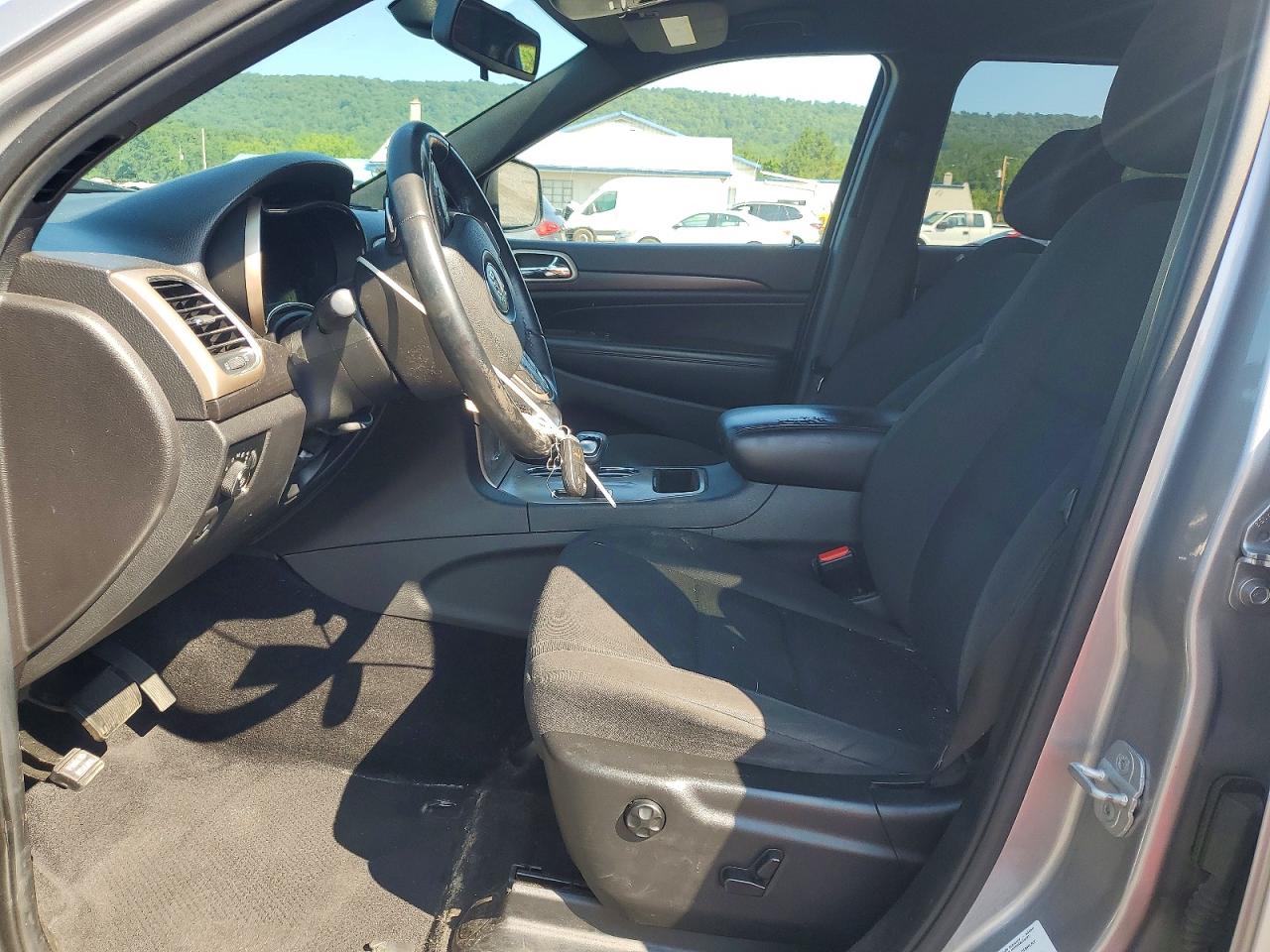 2014 Jeep Grand Cherokee Laredo Silver vin: 1C4RJFAG9EC269056
