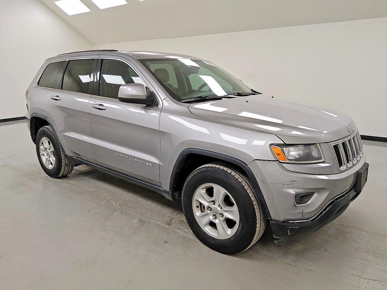 2014 Jeep Grand Cherokee Laredo Silver vin: 1C4RJFAG9EC310611