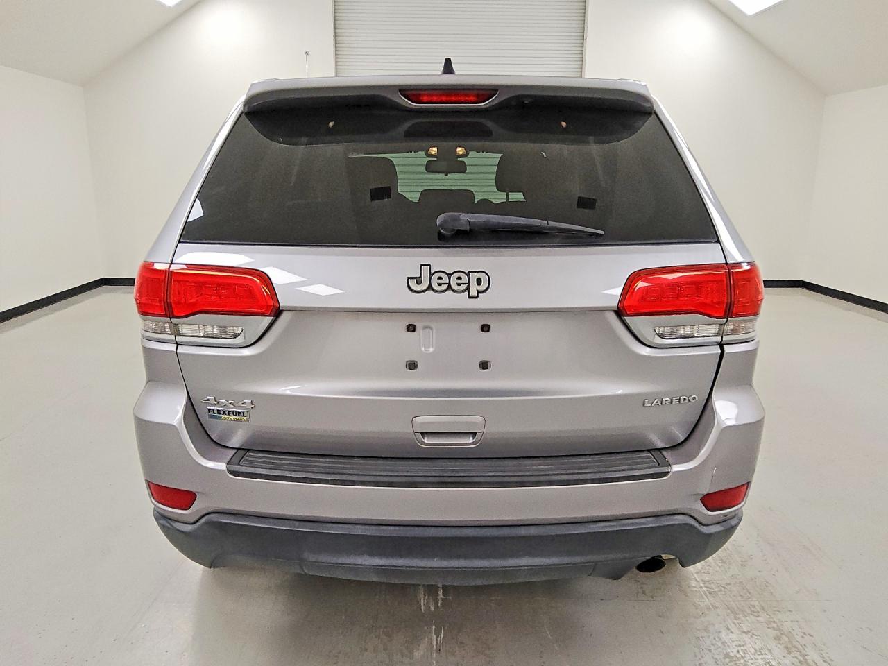 2014 Jeep Grand Cherokee Laredo Silver vin: 1C4RJFAG9EC310611