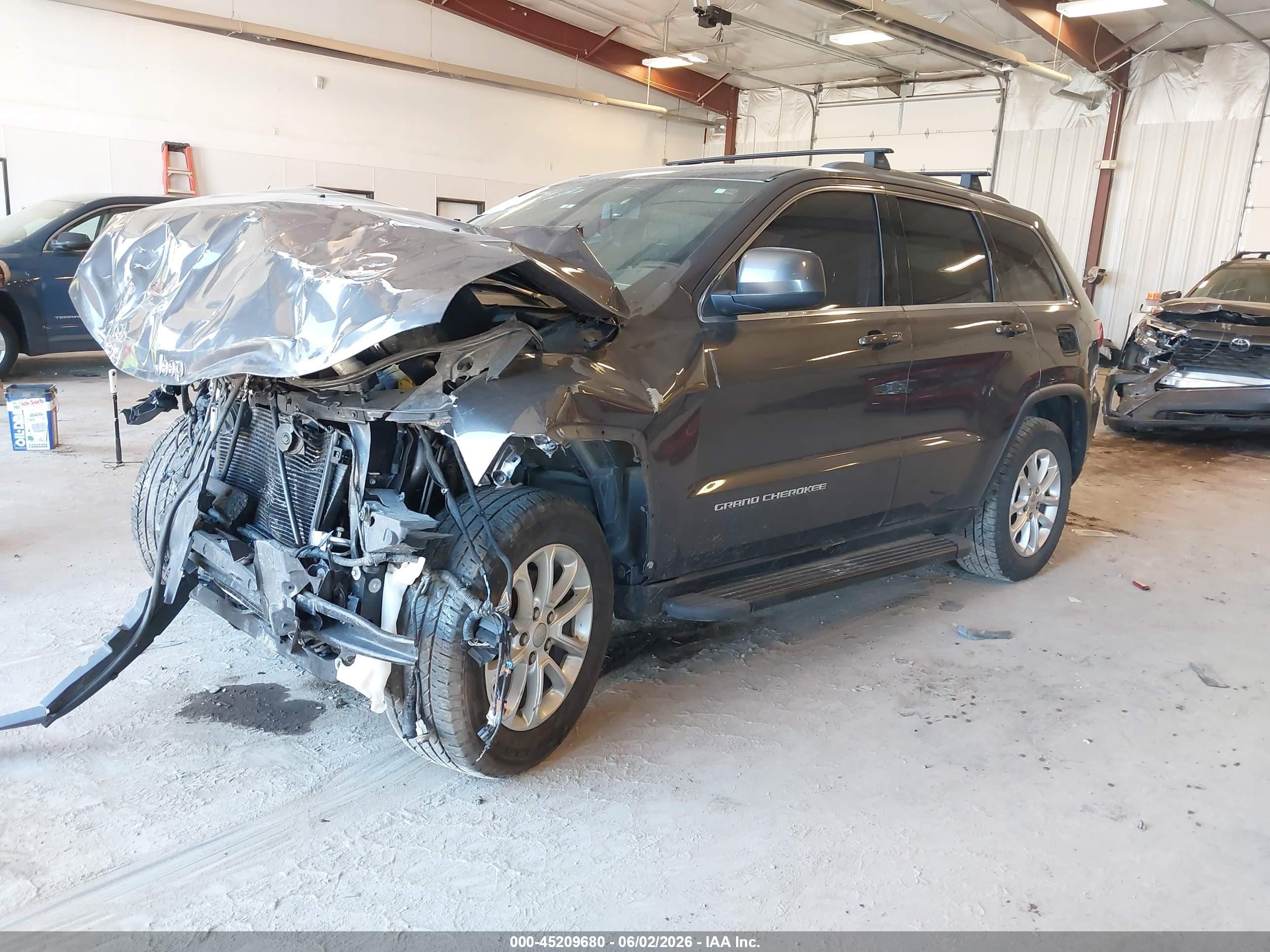 2015 Jeep Grand Cherokee Laredo Gray vin: 1C4RJFAG9FC122897