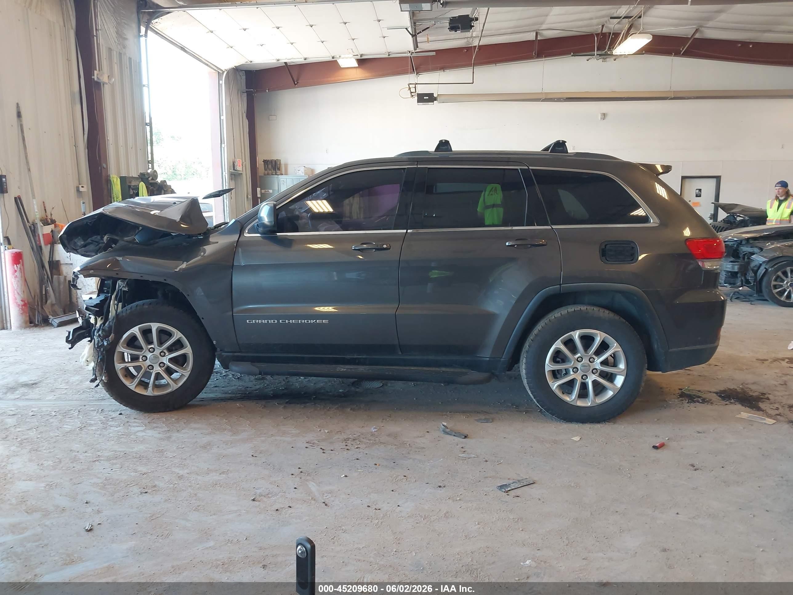 2015 Jeep Grand Cherokee Laredo Gray vin: 1C4RJFAG9FC122897