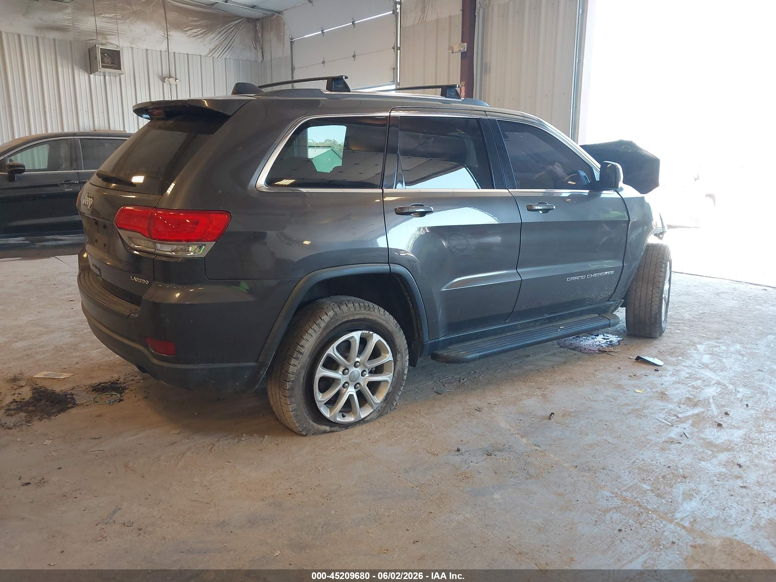 2015 Jeep Grand Cherokee Laredo Gray vin: 1C4RJFAG9FC122897