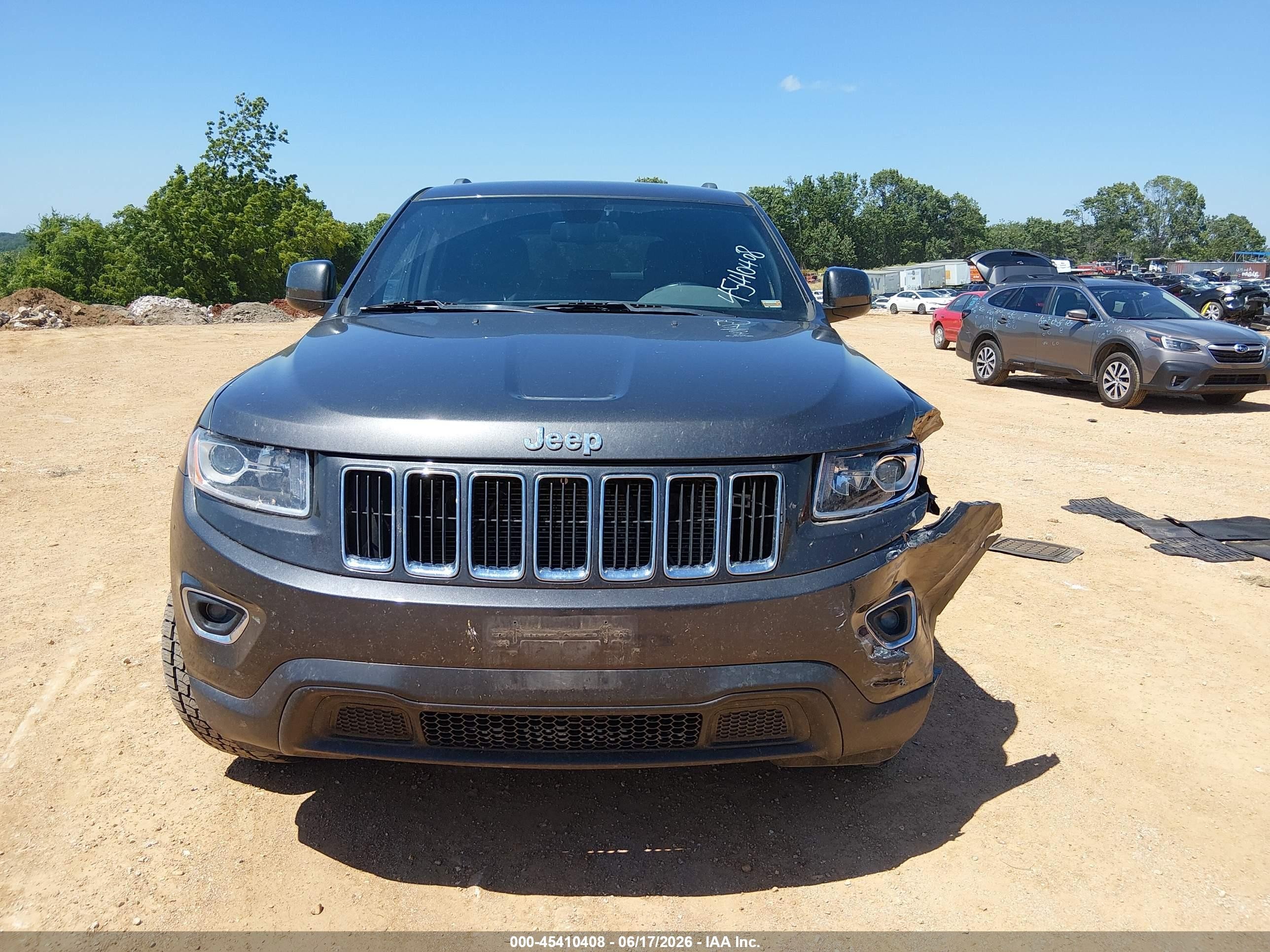 2015 Jeep Grand Cherokee Laredo Gray vin: 1C4RJFAG9FC140624