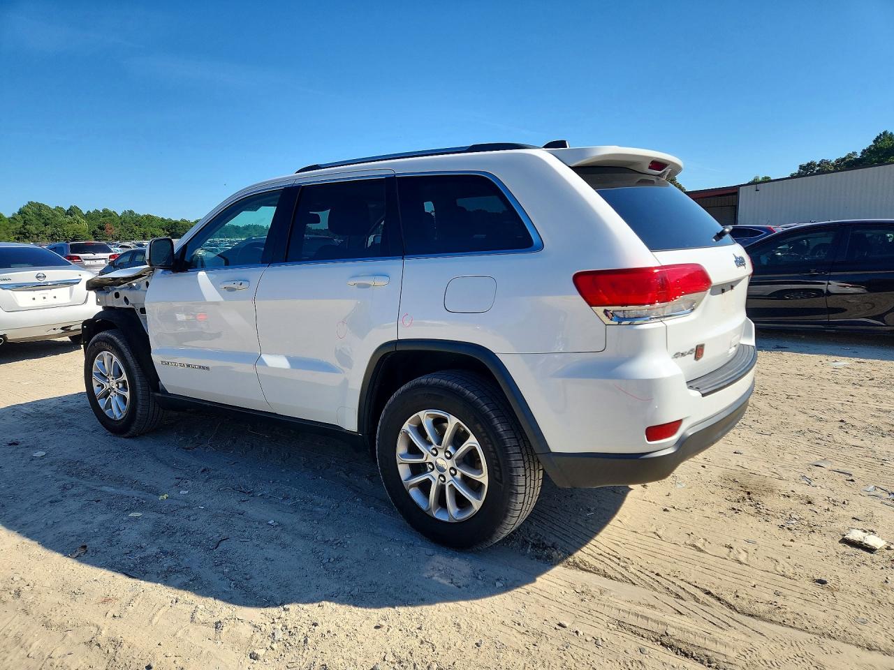2015 Jeep Grand Cherokee Laredo Белый vin: 1C4RJFAG9FC142583