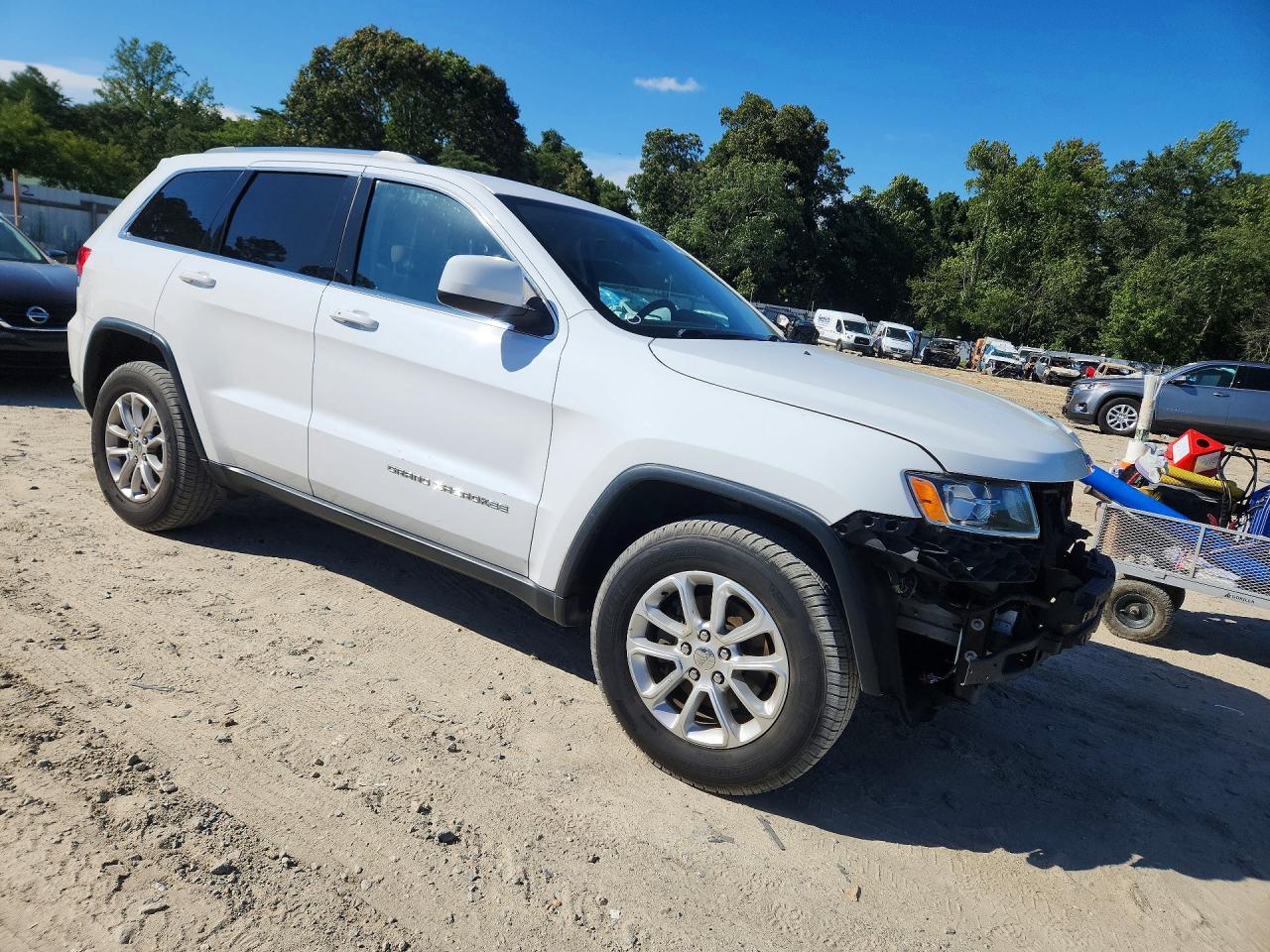 2015 Jeep Grand Cherokee Laredo Белый vin: 1C4RJFAG9FC142583